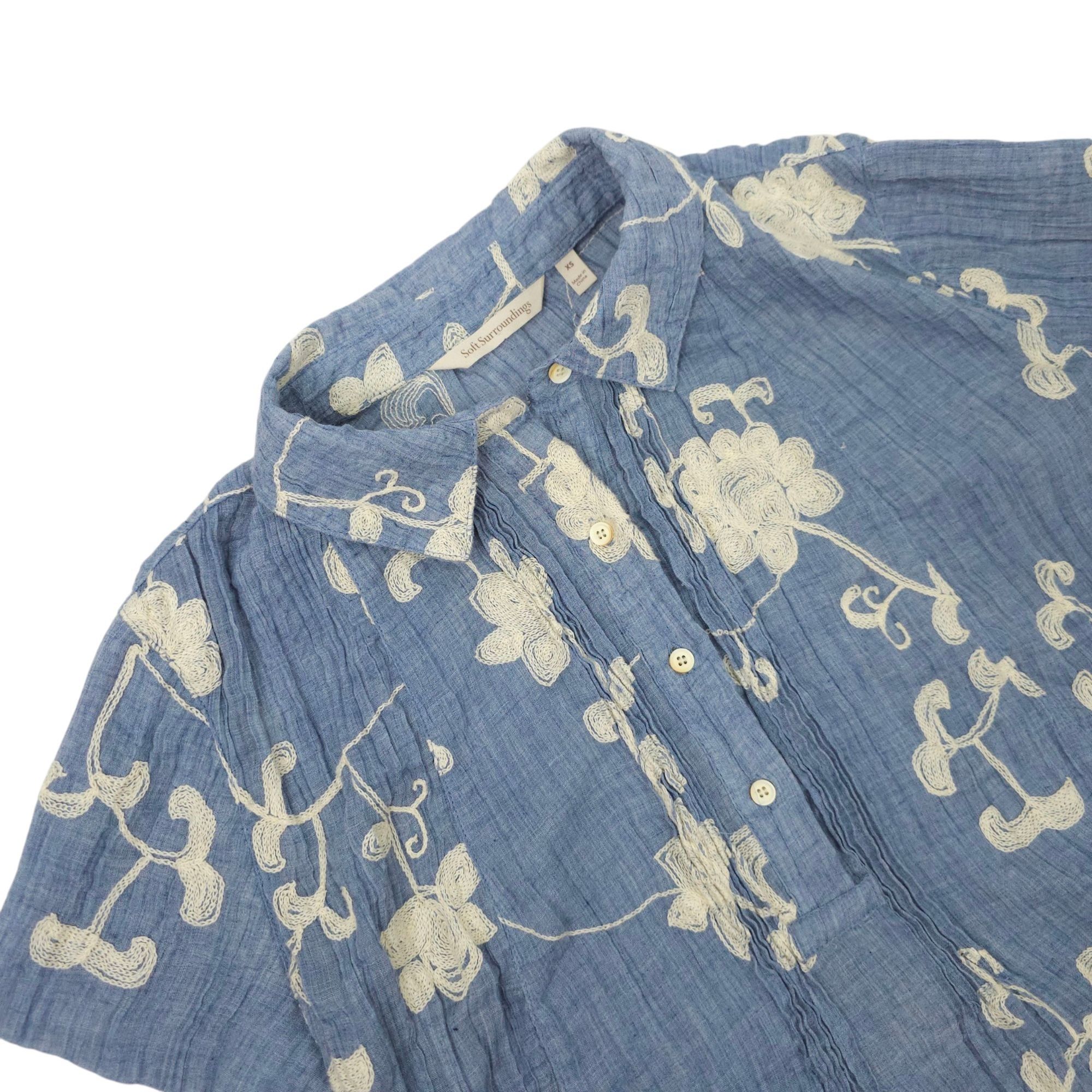 Soft Surroundings Soft Surroundings Pleated Floral Top Womens XS Embroidered Size XS / US 0-2 / IT 36-38 - 1 Thumbnail