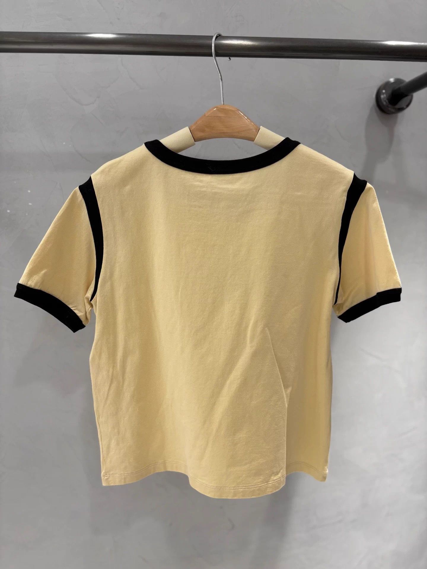 Celine Celine Triomphe Big Logo Beige Short Sleeve Deadstock S Size S / US 4 / IT 40 - 5 Thumbnail