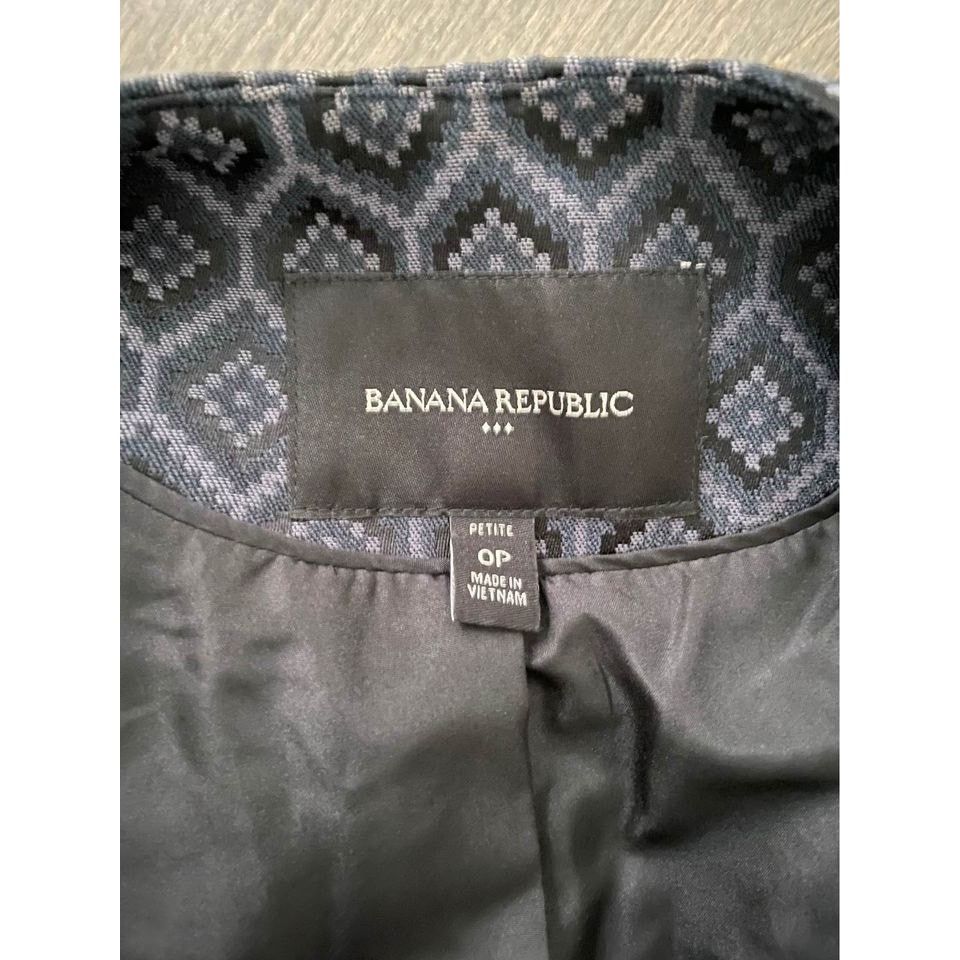Banana Republic Banana Republic black fitted blazer - Size 0P (Petite) Size XS / US 0-2 / IT 36-38 - 2 Thumbnail