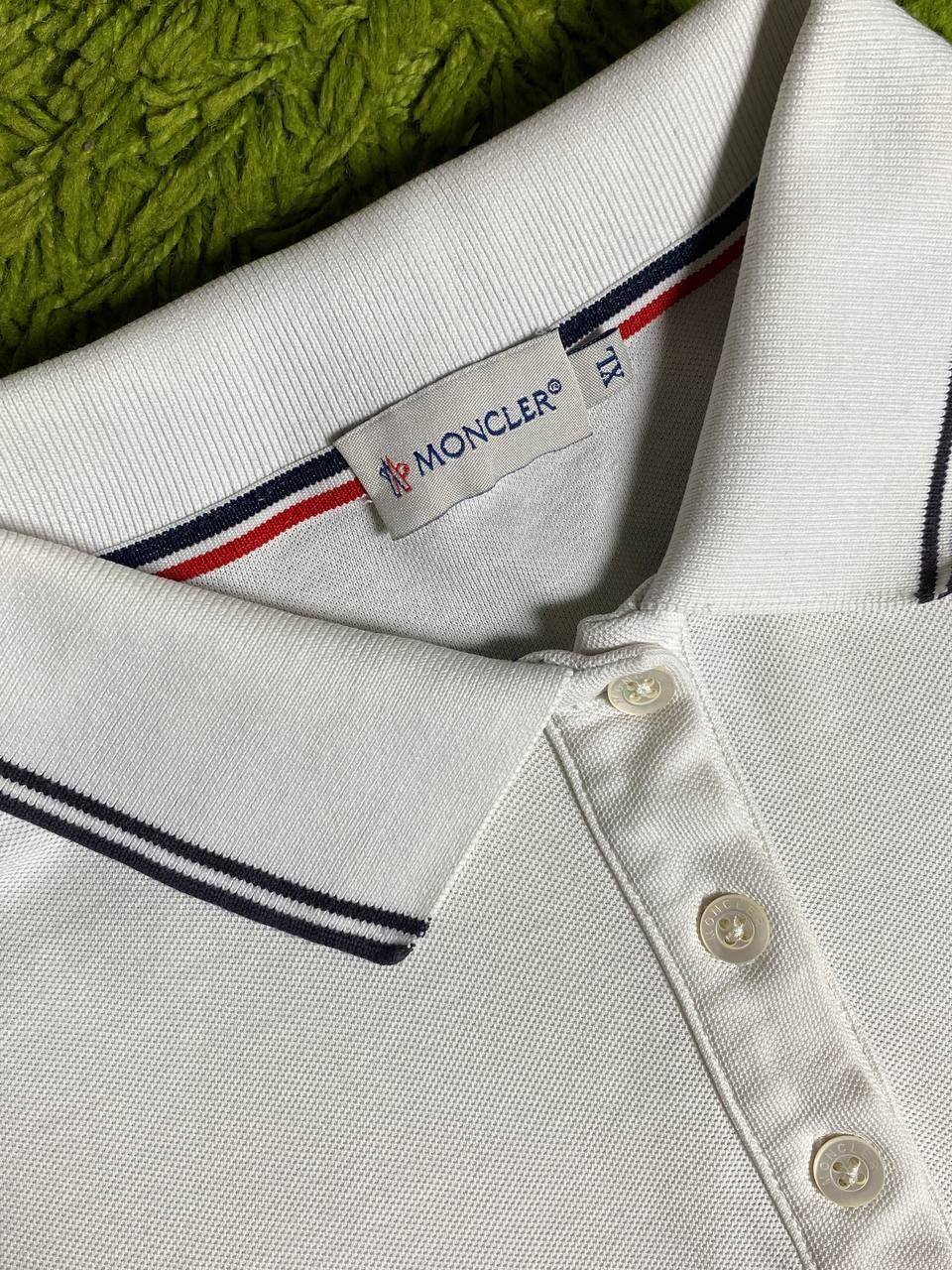 Moncler Moncler Casual Vintage Small Logo Polo Tee T Shirt Size XL / US 12-14 / IT 48-50 - 3 Thumbnail