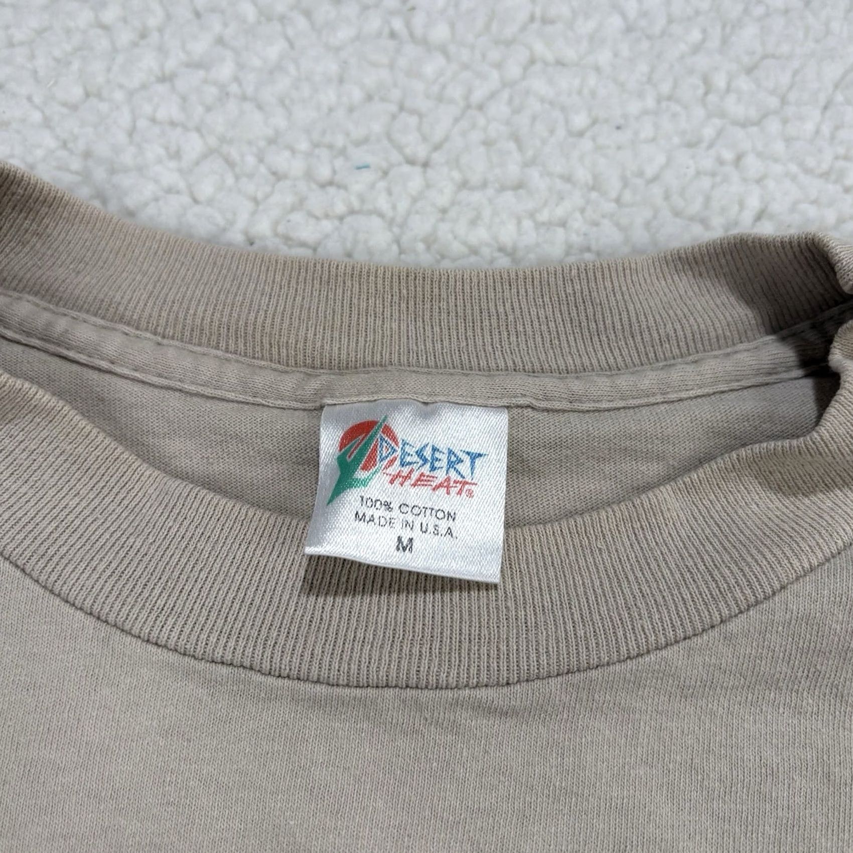 Vintage VINTAGE Desert Heat Shirt Mens M Beige Cotton Short Sleeve Embroidered Leaves USA Graphic Tee Size US M / EU 48-50 / 2 - 3 Thumbnail