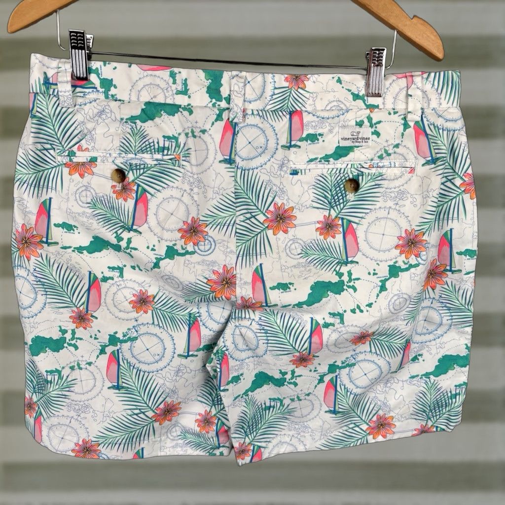 Vineyard Vines Vineyard Vines Shorts Mens 34 Floral Print Sailboat Preppy 7" Inseam Chino Cotton Spandex White Mens Regular Vintage: No Size US 34 / EU 50 - 1 Thumbnail