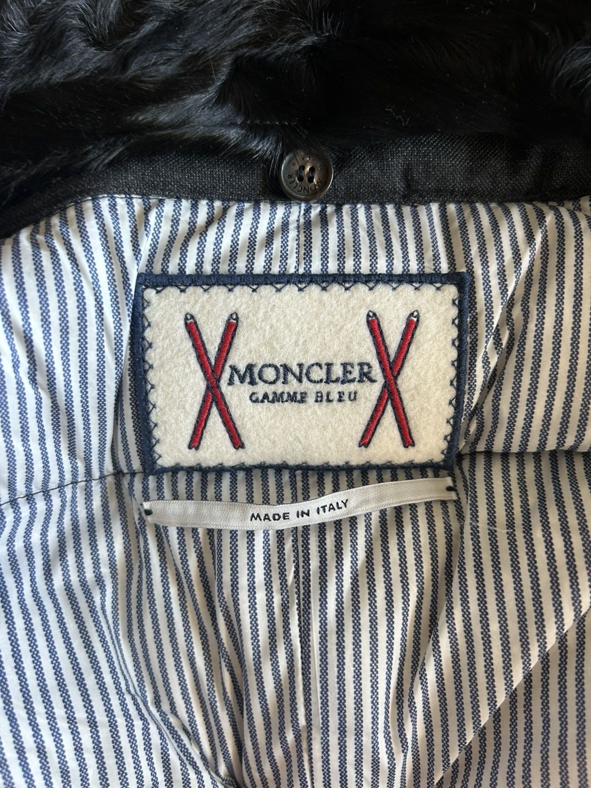 Moncler Double-Breasted Down Jacket with Fur Collar Size US L / EU 52-54 / 3 - 11 Thumbnail