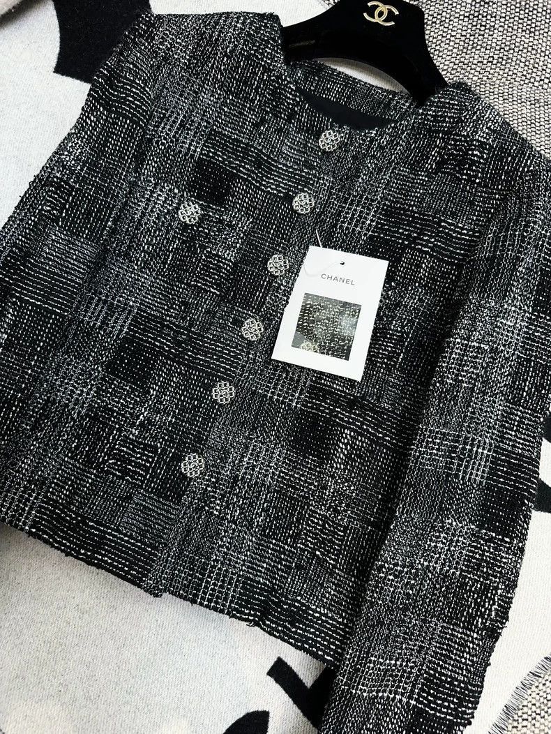 Chanel Chanel 22A Tweed Jacket with Crystal Buttons Size M / US 6-8 / IT 42-44 - 2 Thumbnail
