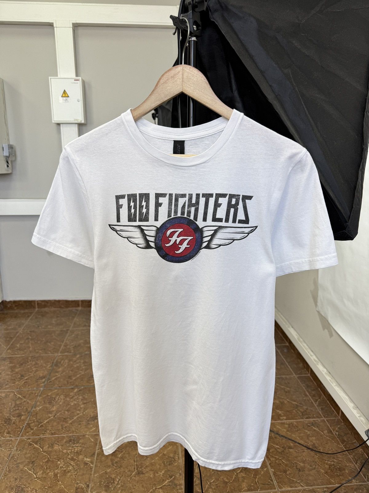 Band Tees 🇺🇸 Vintage Y2K Foo Fighters Band T-shirt Rare Retro Hype Size US S / EU 44-46 / 1 - 1 Thumbnail