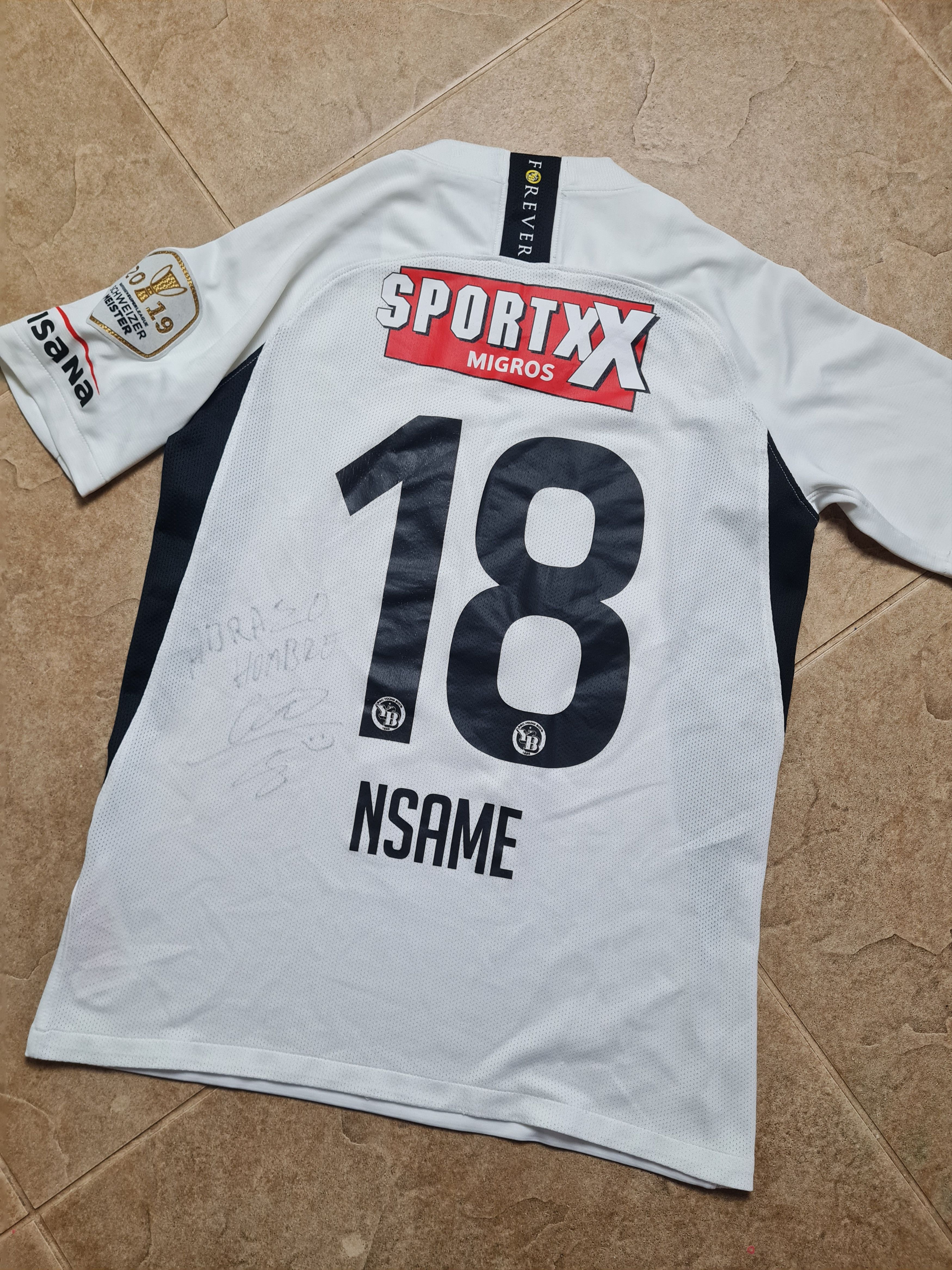 Nike BSC YOUNG BOYS 2019/2020 AWAY SHIRT SOCCER NIKE # 18 NSAME Size US XS / EU 42 / 0 - 1 Thumbnail