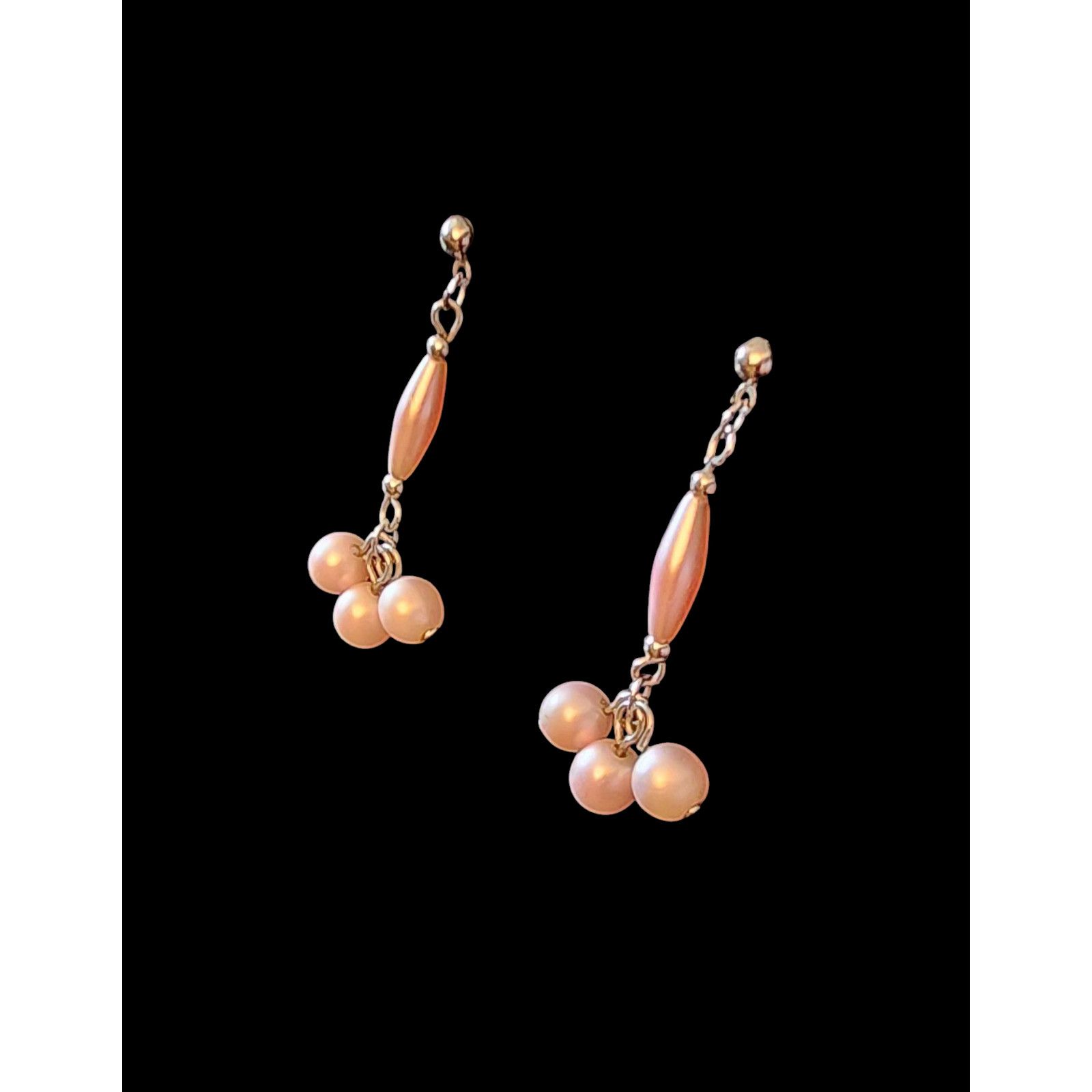 Other Pearlescent pink beaded silvertone post pierced earrings Size ONE SIZE - 3 Thumbnail