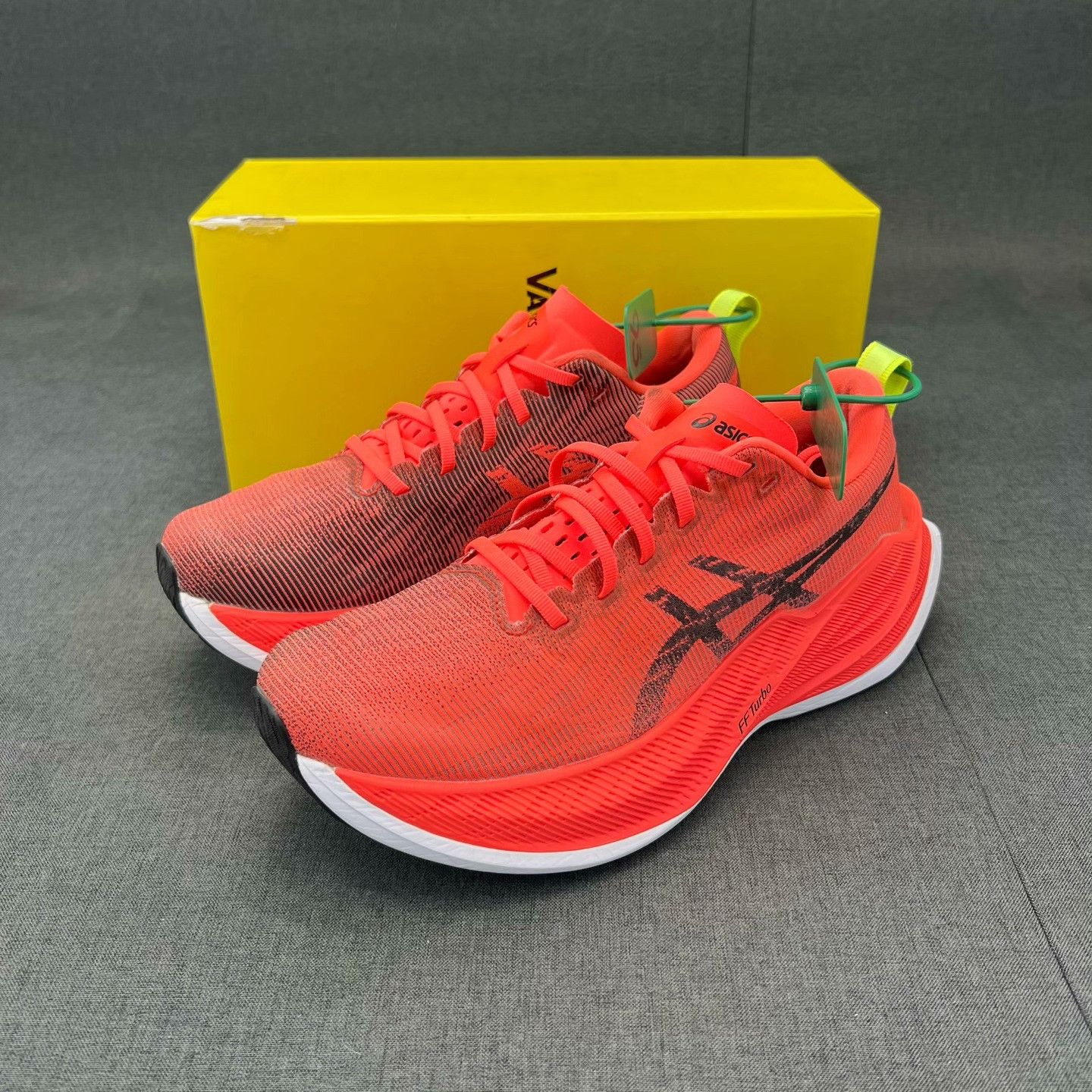 Asics Asics Red Lowtop Sneakers 40 Men Size US 7.5 / EU 40-41 - 1 Thumbnail