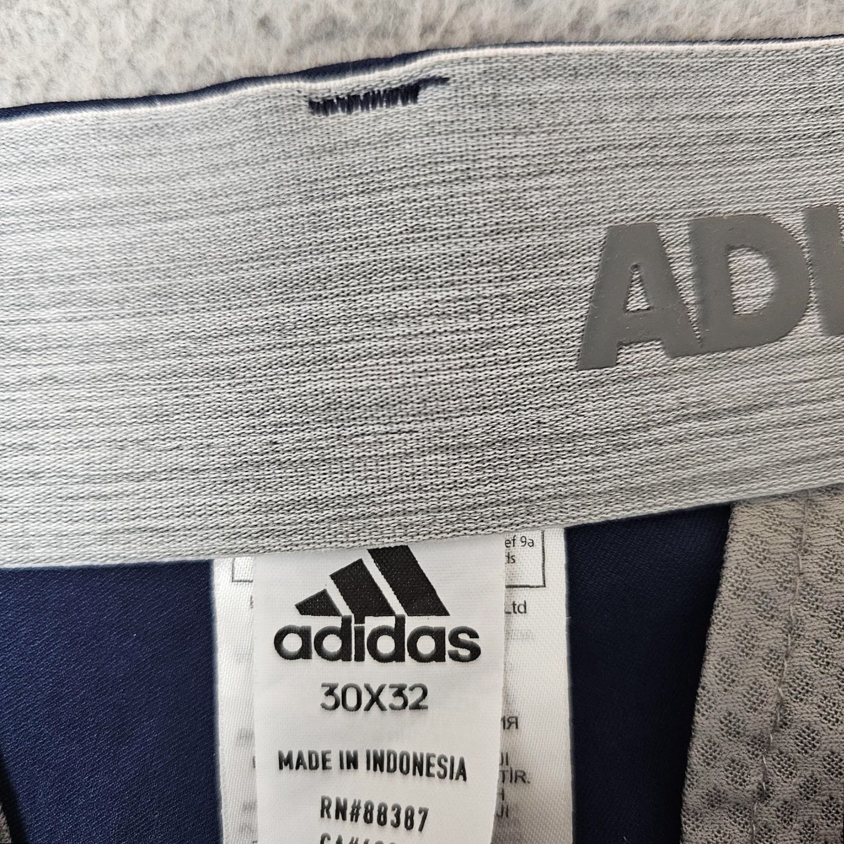 Adidas VINTAGE Adidas Pants Men 30x29 Navy Blue Golf Performance Stretch Lightweight Athletic Size US 30 / EU 46 - 3 Thumbnail