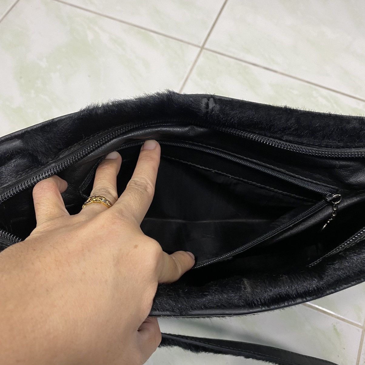 Gucci 🔥VINTAGE GUCCI PONY FUR CROSSBODY BAG Size ONE SIZE - 18 Thumbnail
