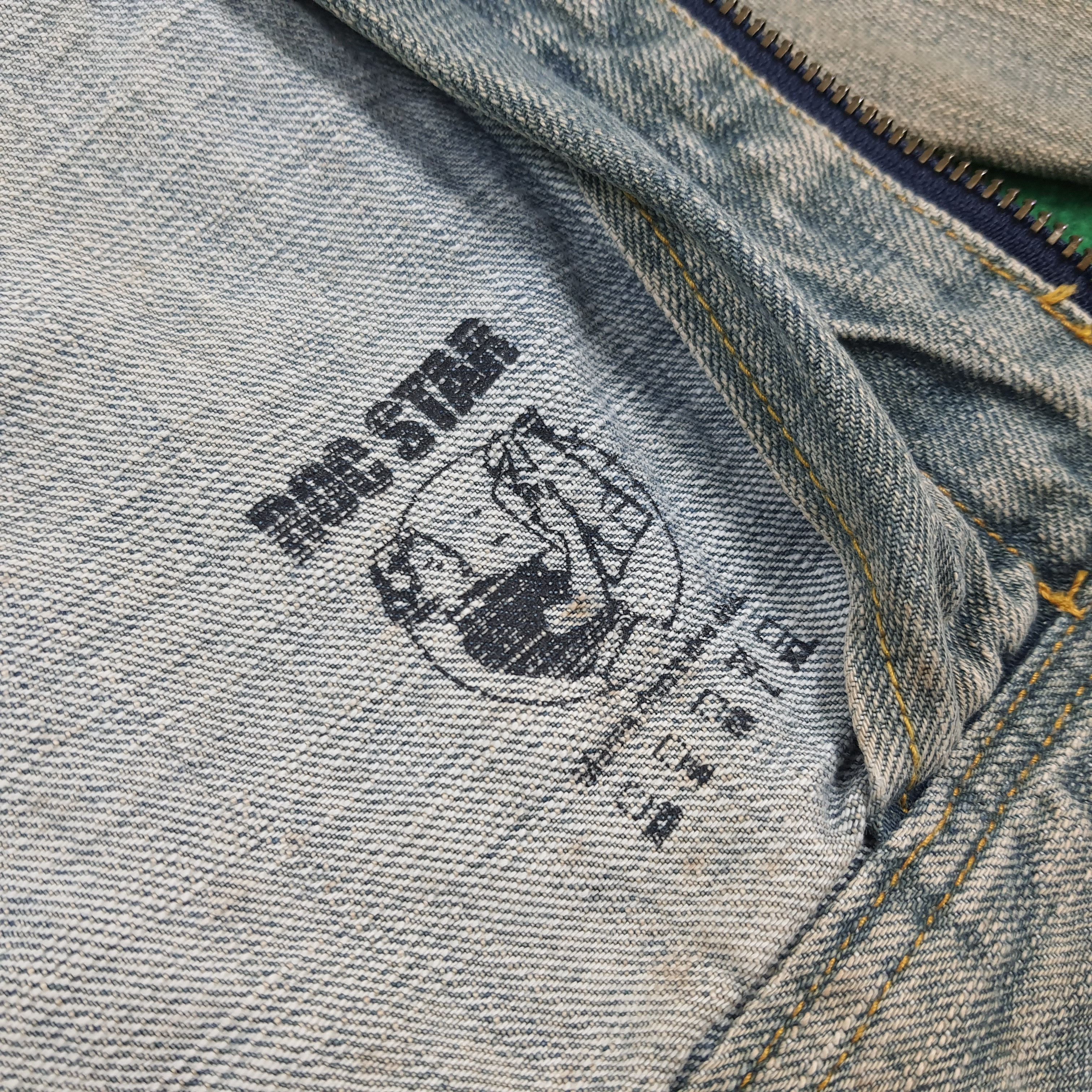 Vintage Vintage Roc Star Light Wash Denim Hoodie Jacket C308N9 Size US L / EU 52-54 / 3 - 6 Thumbnail