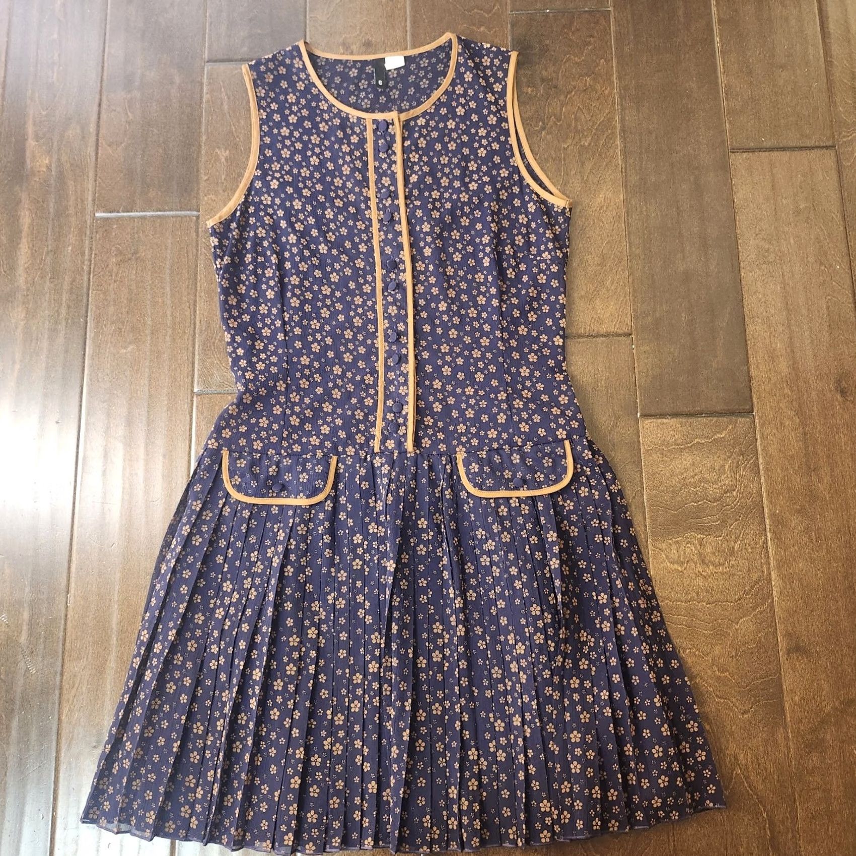 H&M H&M Dress Womens Size 6 Navy Floral Pleated Fit Flare Sleeveless Pockets Dress Size M / US 6-8 / IT 42-44 - 2 Thumbnail