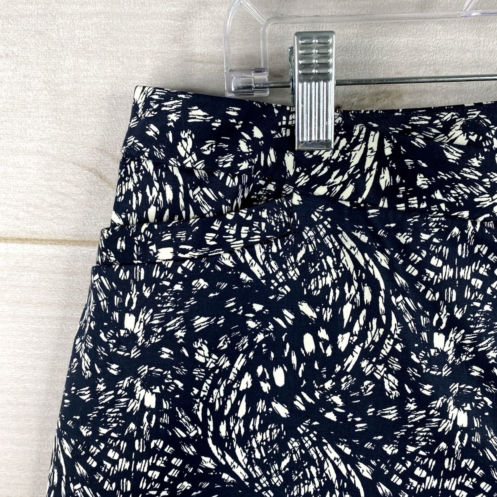 Coldwater Creek Coldwater Creek Pants Women's 14 Blue White Printed Cropped Wide-Leg NWT Size 36" / US 14 / IT 50 - 2 Thumbnail
