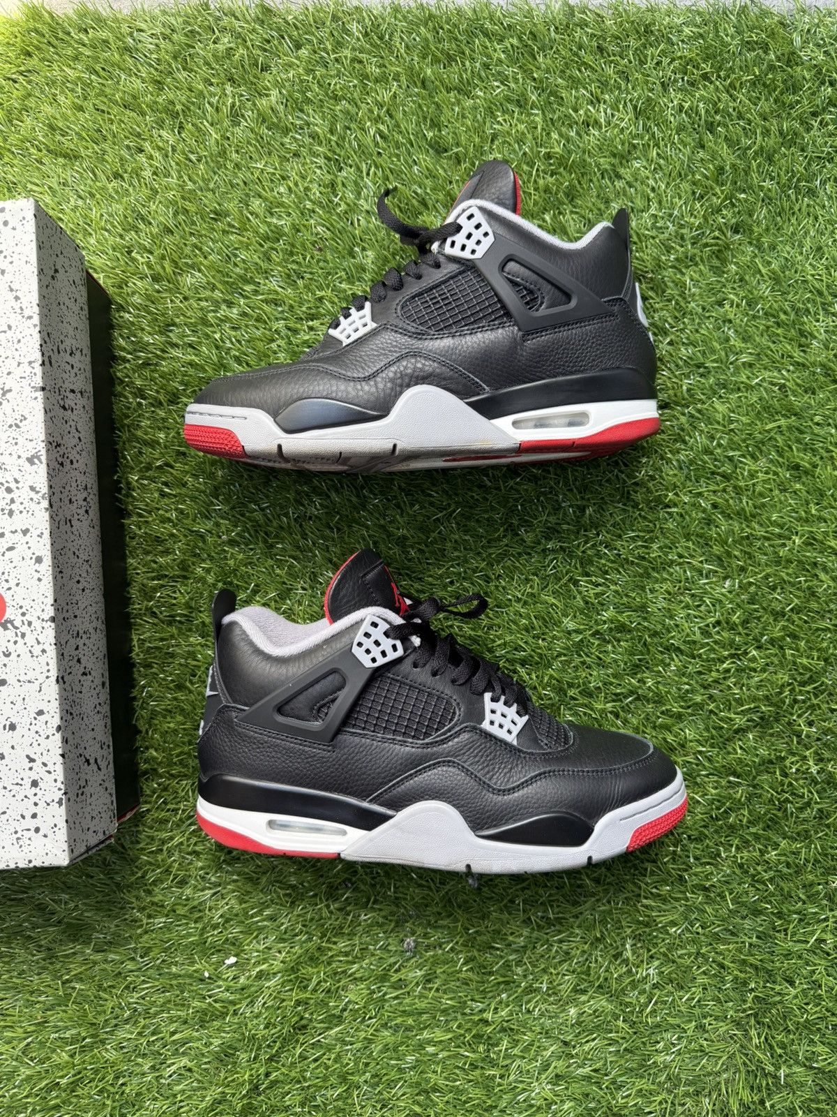 Jordan Brand Jordan 4 Retro Bred size 9 Size US 9 / EU 42 - 1 Thumbnail