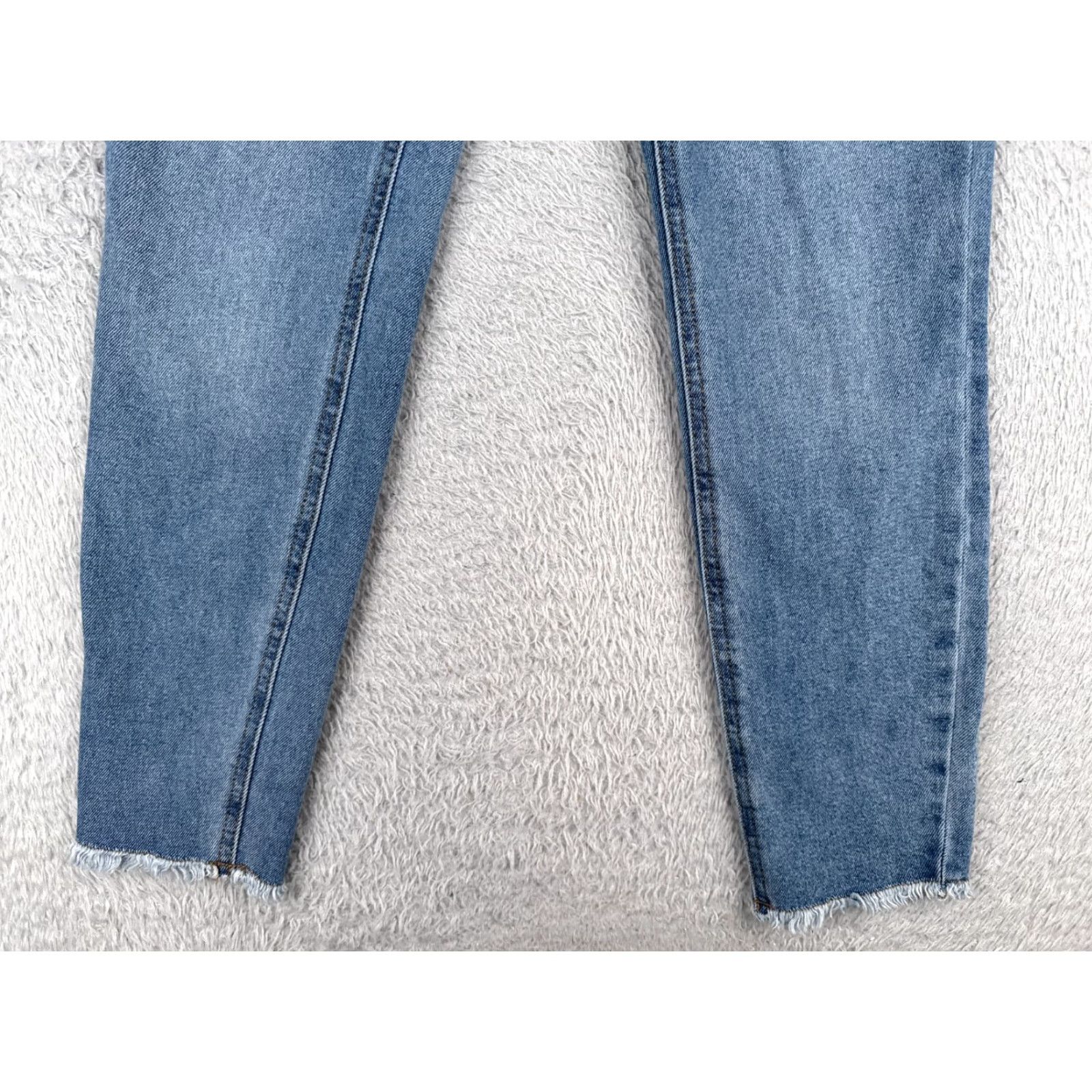 Vintage Tinseltown Jeans Juniors 5 Blue Denim Tapered High Rise 25x27 Cotton Blend Womens Casual American 90s Jeans Size 27" / US 4 / IT 40 - 2 Thumbnail
