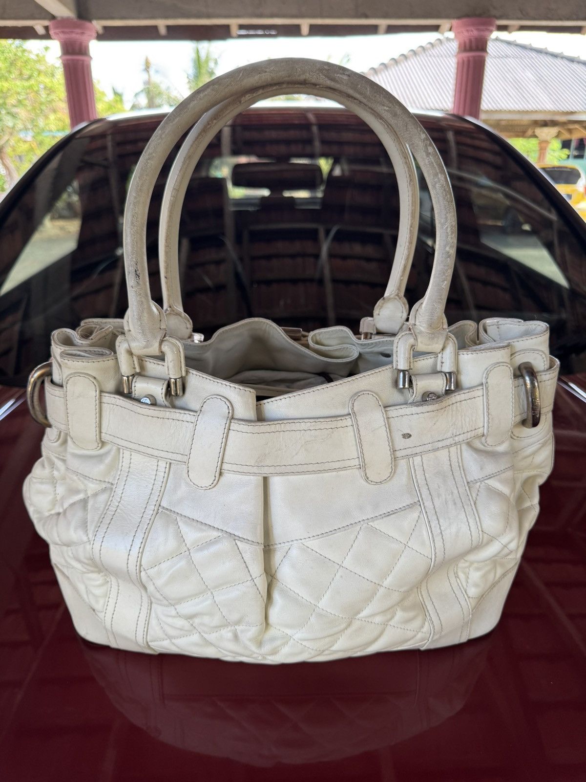 Burberry Burberry Belt White Quilted Leather Tote Bag Size ONE SIZE - 3 Thumbnail