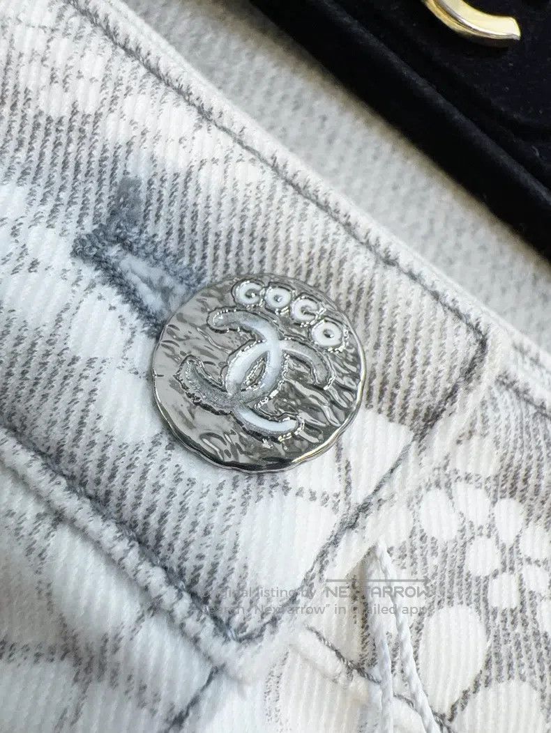 Chanel Chanel Beach series gray printed logo denim shorts Size 24" / US 00 / IT 34 - 5 Thumbnail