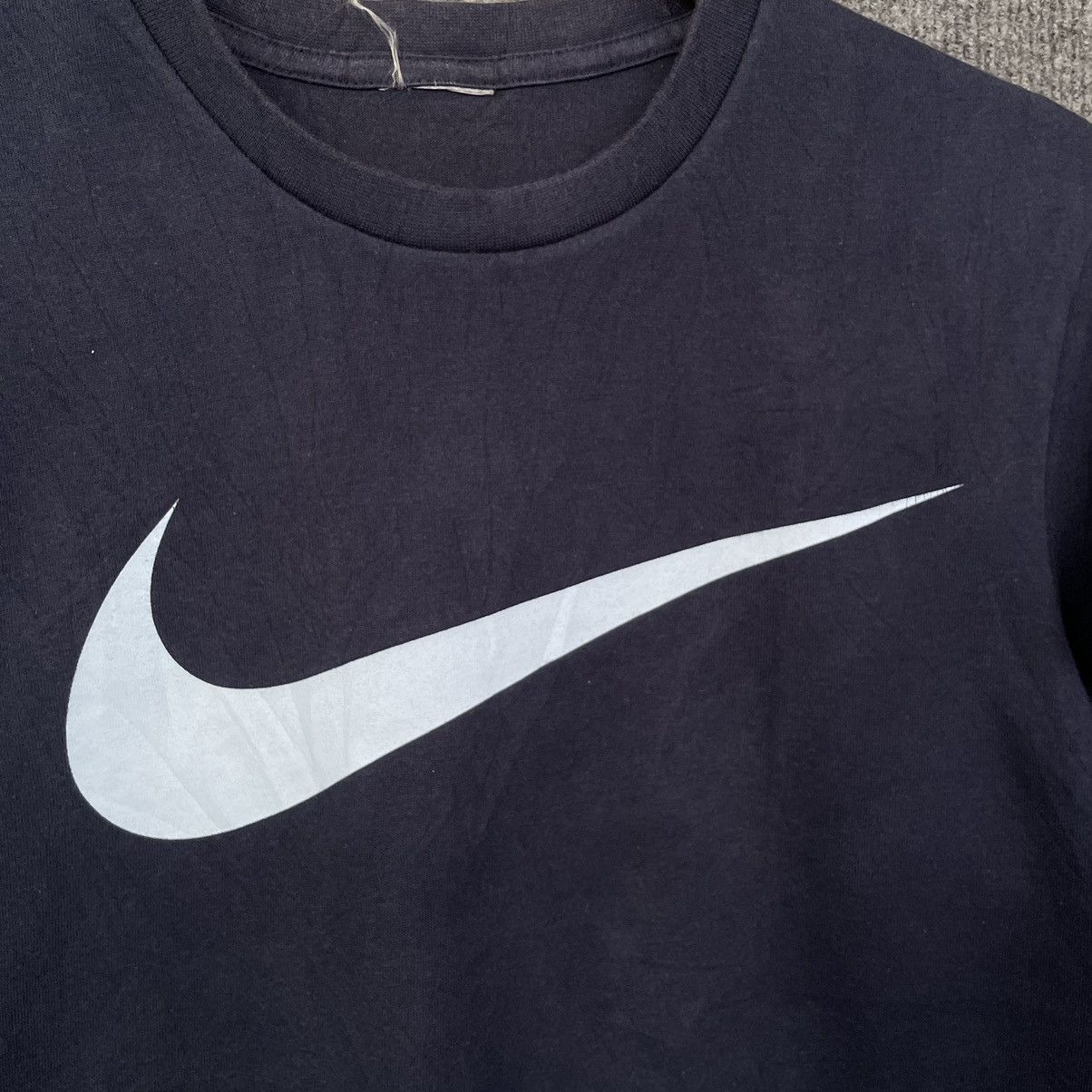 Nike × Vintage 1996 Nike Solo Swoosh T Shirt Size US S / EU 44-46 / 1 - 2 Thumbnail