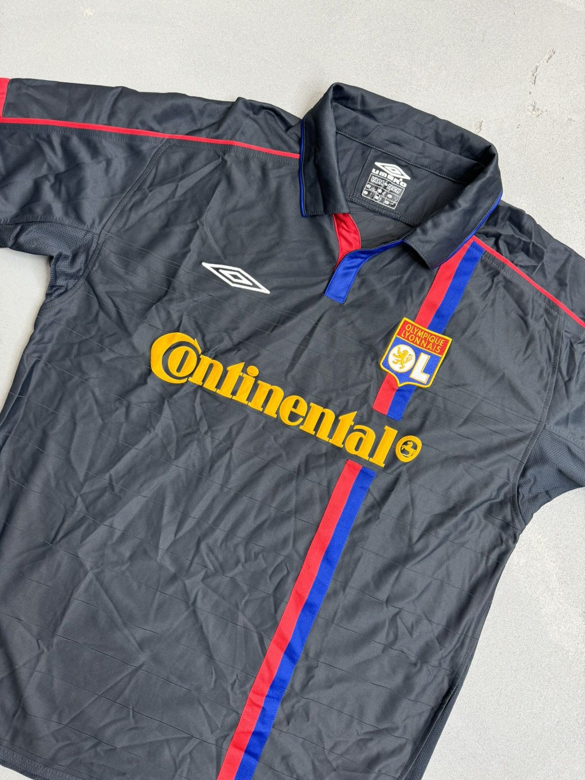 Umbro Olympique Lyonnais Lyon 2003/04 | Large L Size US L / EU 52-54 / 3 - 3 Thumbnail