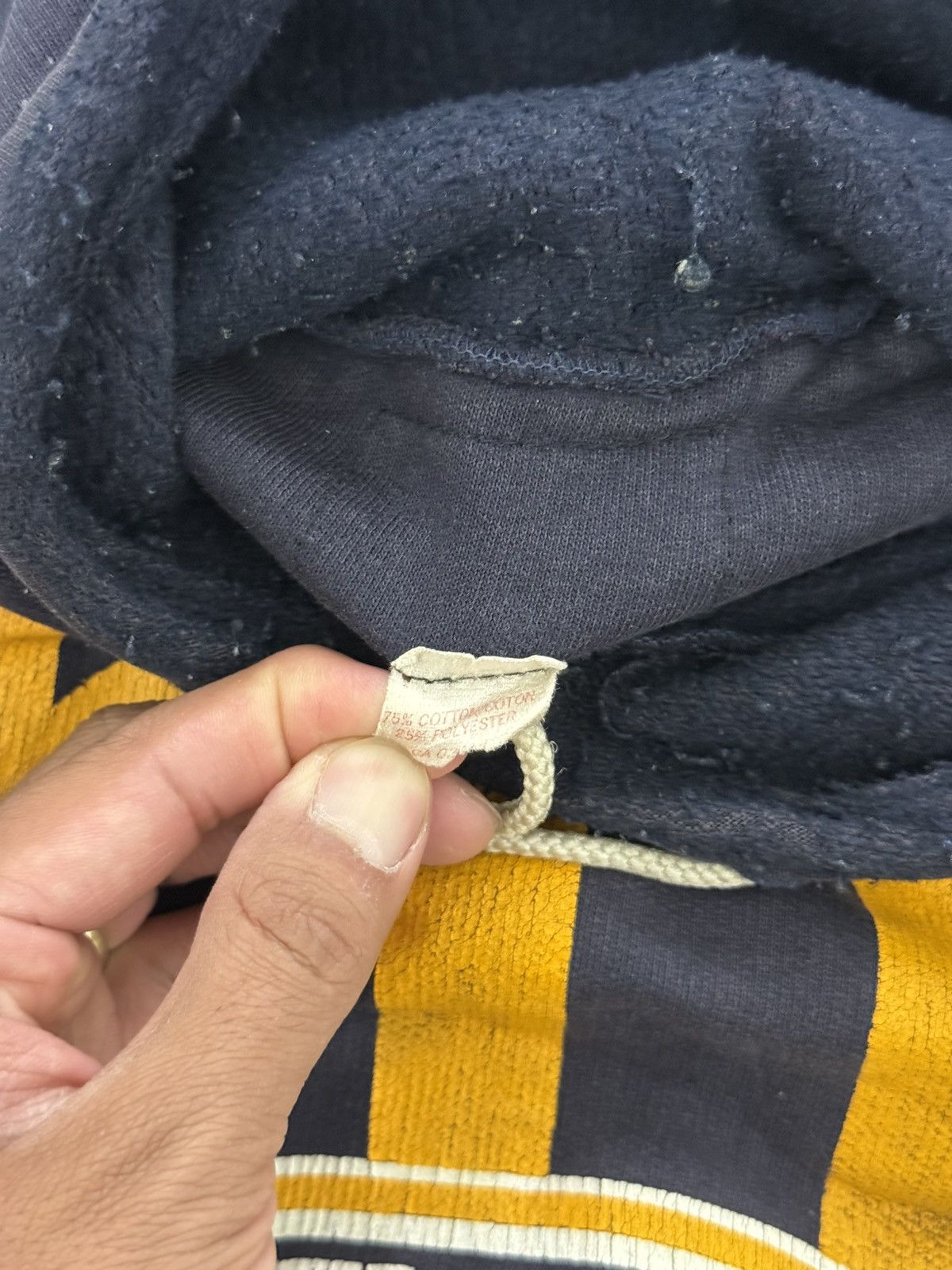 NCAA Michigan Wolverines 90s Vintage Spellout Hoodie Navy NCAA XL Size US XL / EU 56 / 4 - 7 Thumbnail