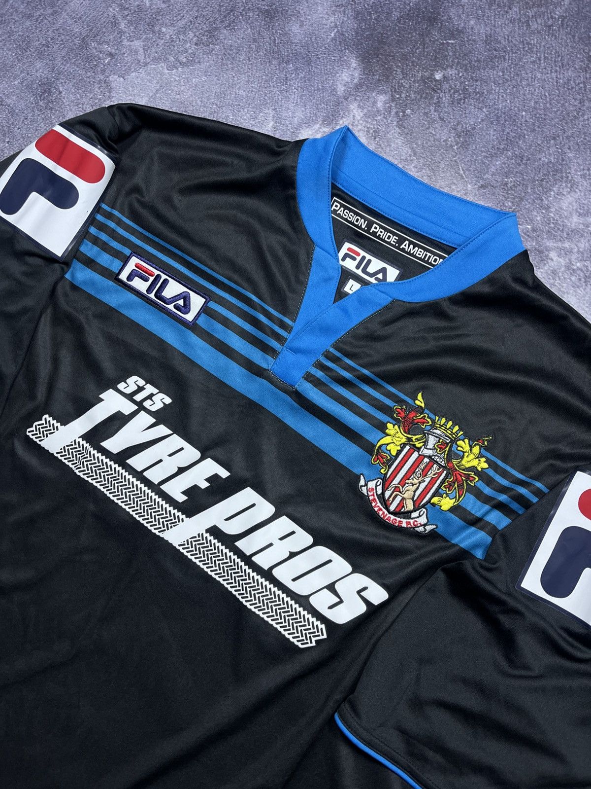 Fila Stevenage FC Tyre Pros Football Jersey Fila Home 2005 Size US L / EU 52-54 / 3 - 4 Thumbnail