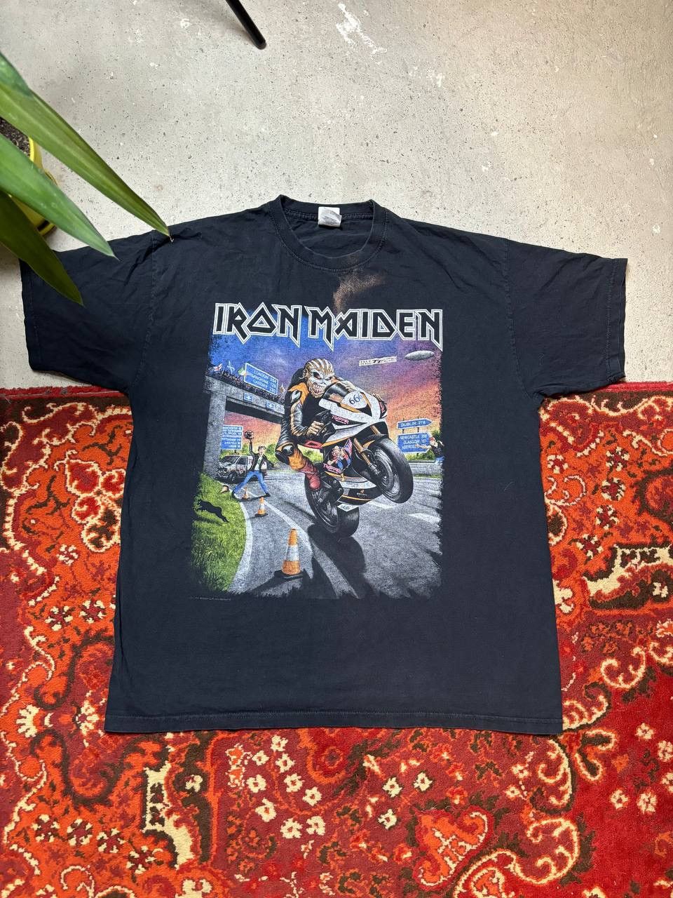 Iron Maiden × Vintage Iron Maiden The Book Of Souls World Tour 2017 Rider Tee Size US XL / EU 56 / 4 - 2 Thumbnail