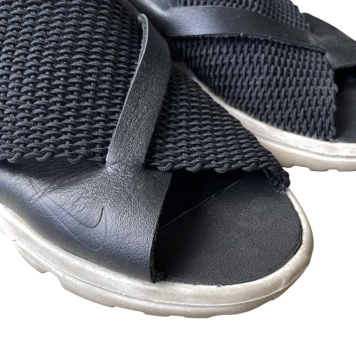 Nike Nike Air Huarache Ultra WMN Leather Sandals Size US 6 / IT 36 - 5 Thumbnail