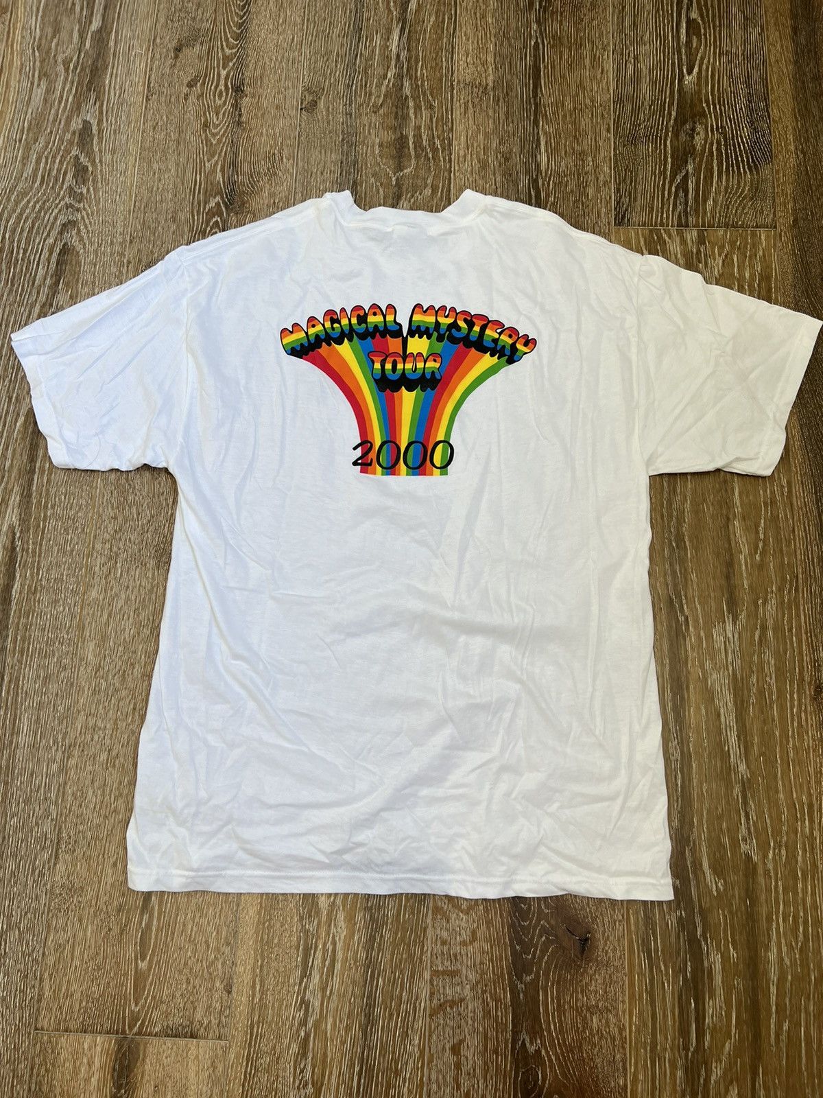 Vintage Vintage magical mystery tour 2000 tee Size US L / EU 52-54 / 3 - 1 Thumbnail
