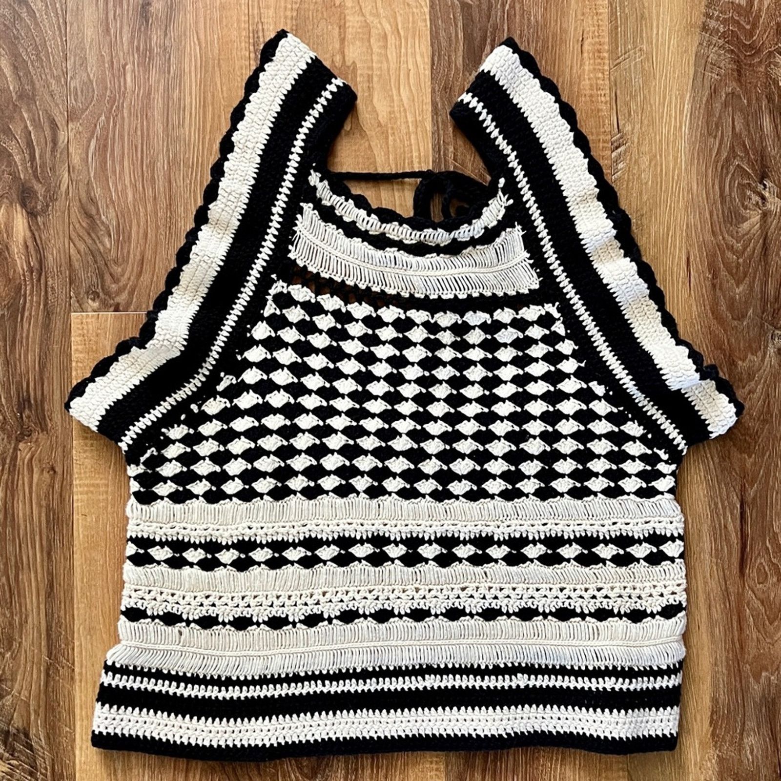 Forever 21 Forever 21 Black White Crochet Knit Striped Tank Top EUC Size XL / US 12-14 / IT 48-50 - 3 Thumbnail