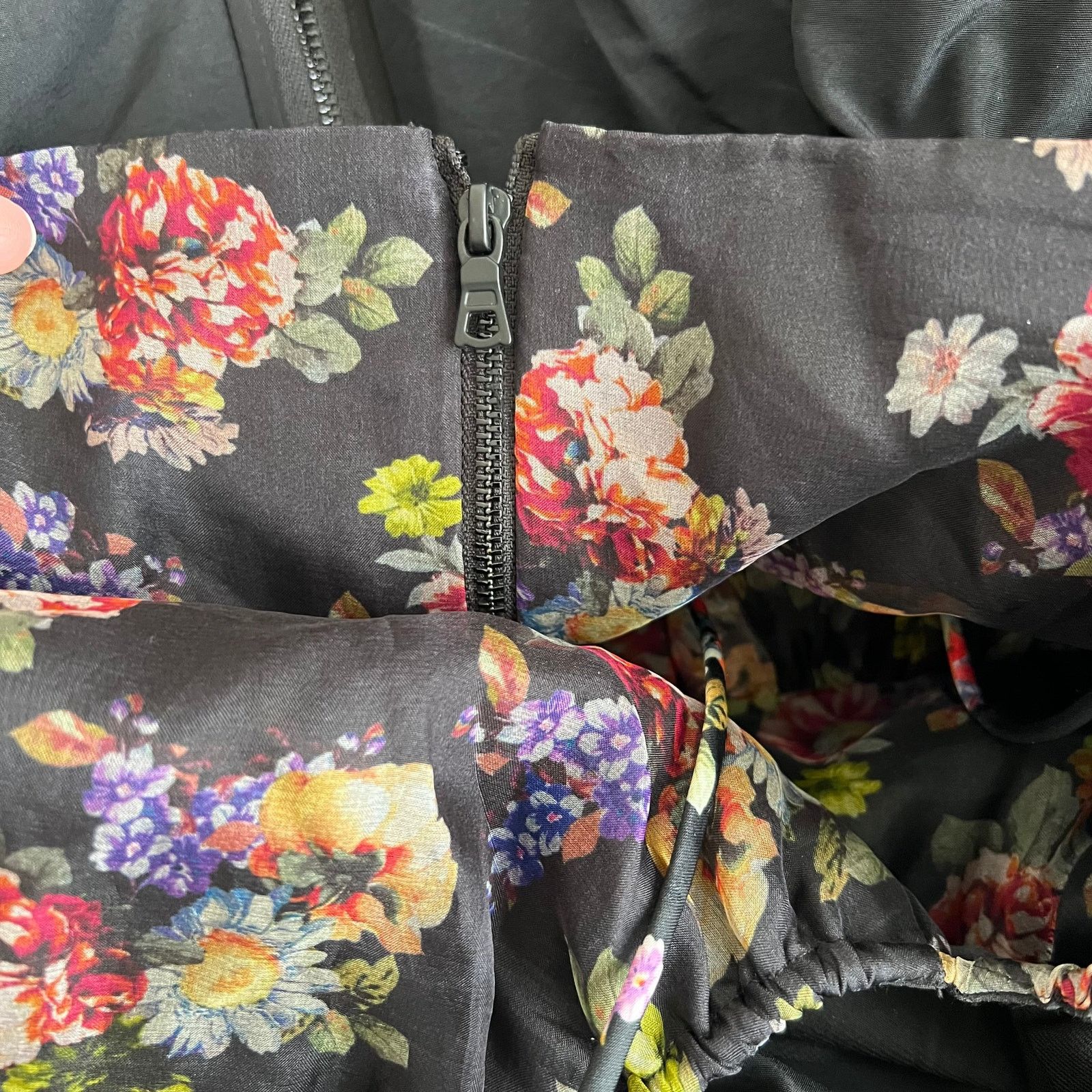 Alice + Olivia ALICE+OLIVIA Magnolia Floral Halter Maxi Evening Dress, US2 Size XS / US 0-2 / IT 36-38 - 5 Thumbnail