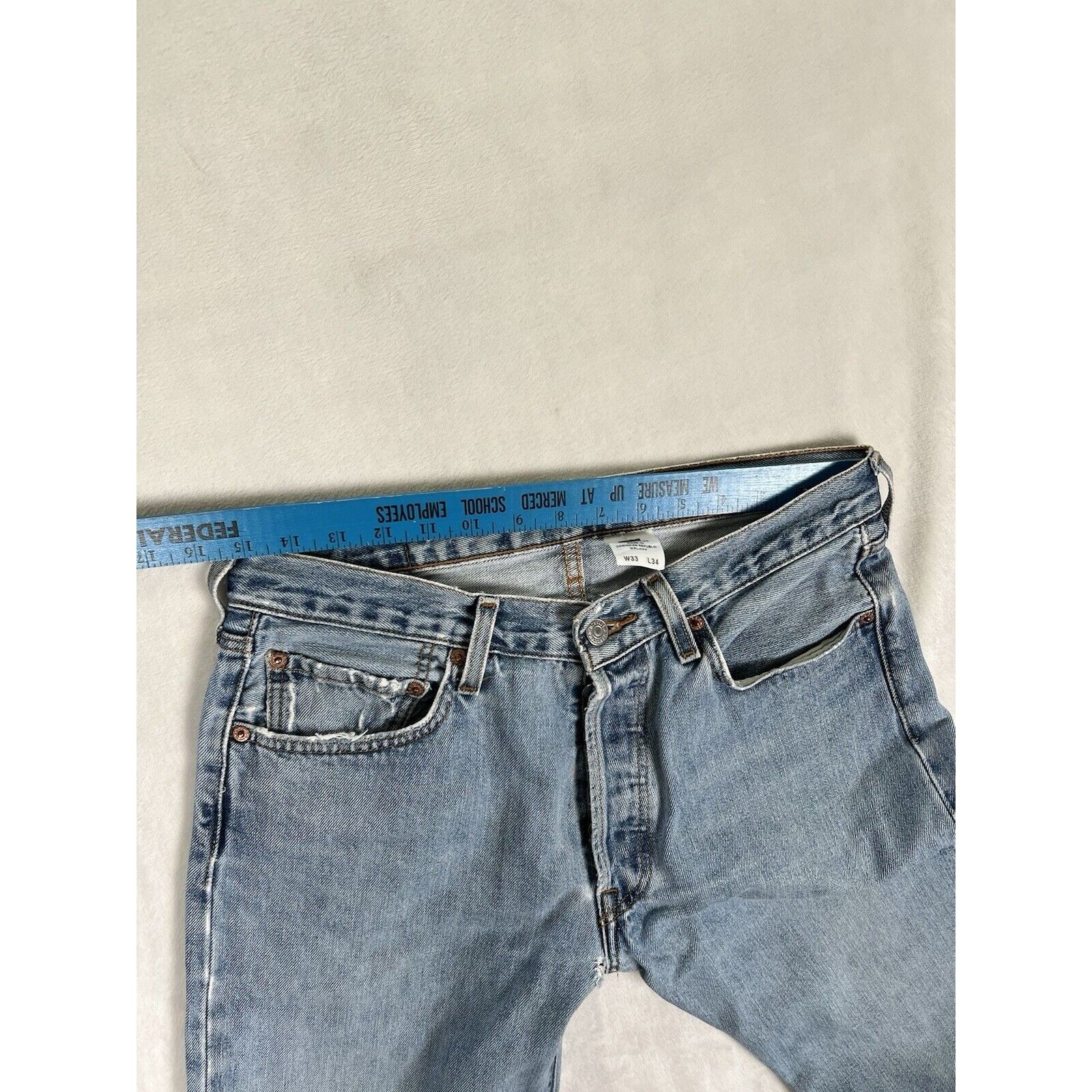 Levi's Vintage Levi’s 501 Blue Denim Jeans Size 33x34 Medium Wash Size US 33 - 6 Thumbnail