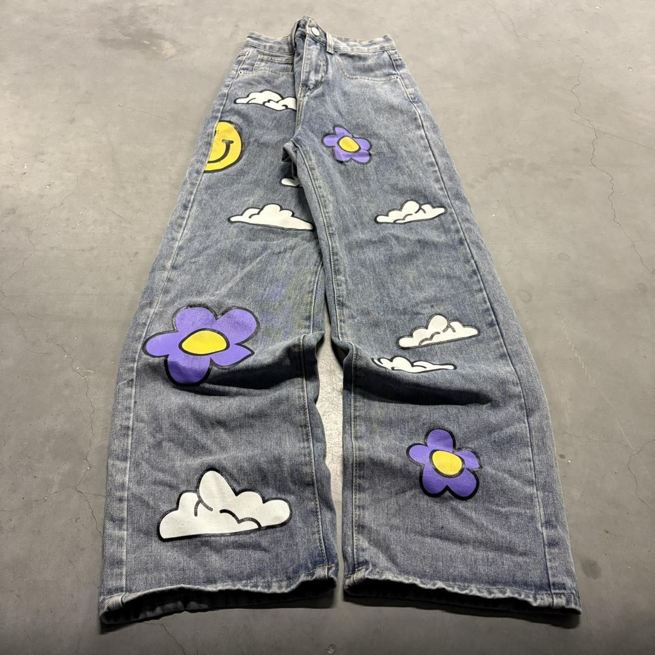 Vintage Crazy Vintage Y2K/2000s Baggy Patchwork Clouds Flowers Medium Wash Denim Jeans! Size 25" / US 0 / IT 36 - 1 Thumbnail