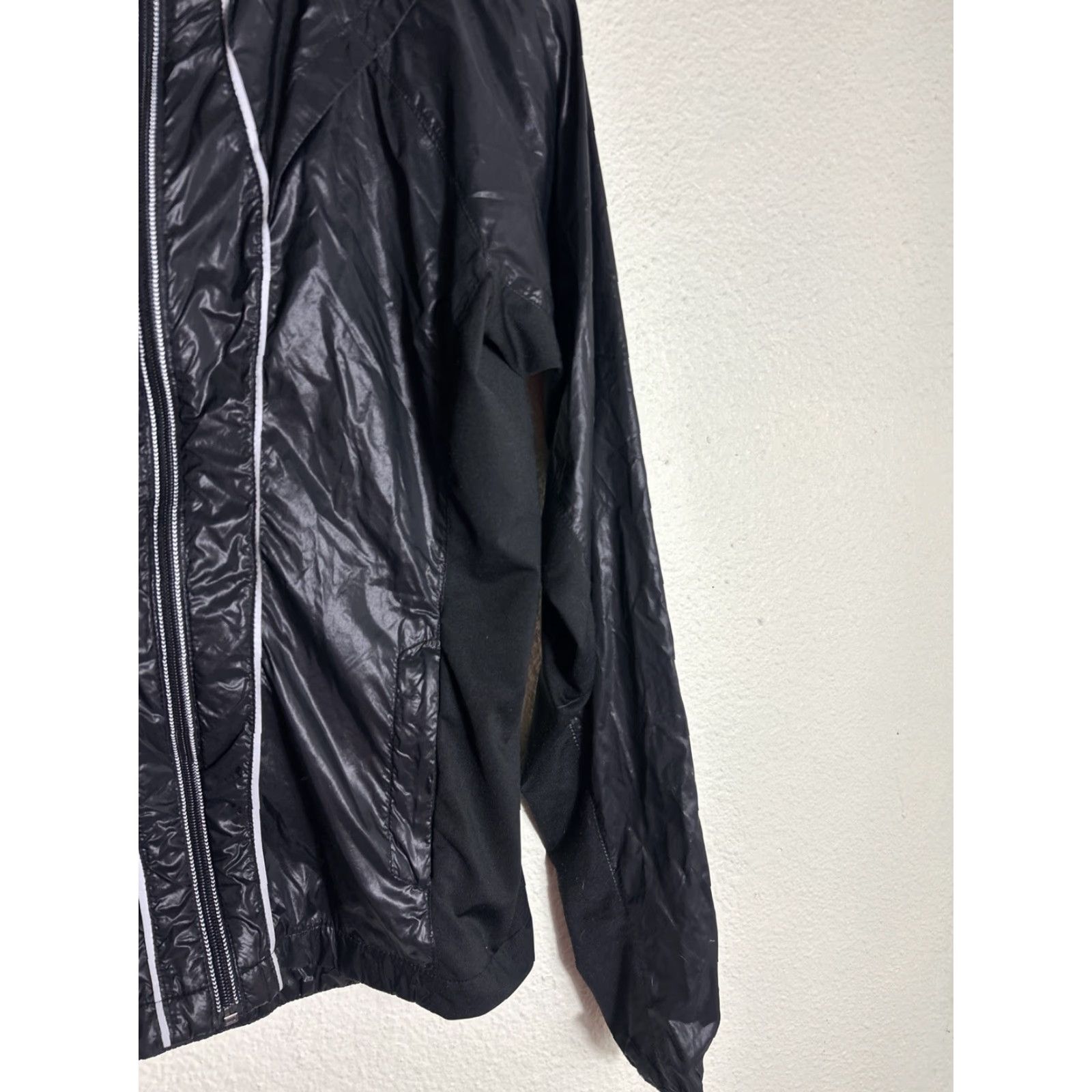 Athleta Athleta Womens Jacket Small Black Full Zip Lightweight Reflective Windbreaker Size S / US 4 / IT 40 - 4 Thumbnail