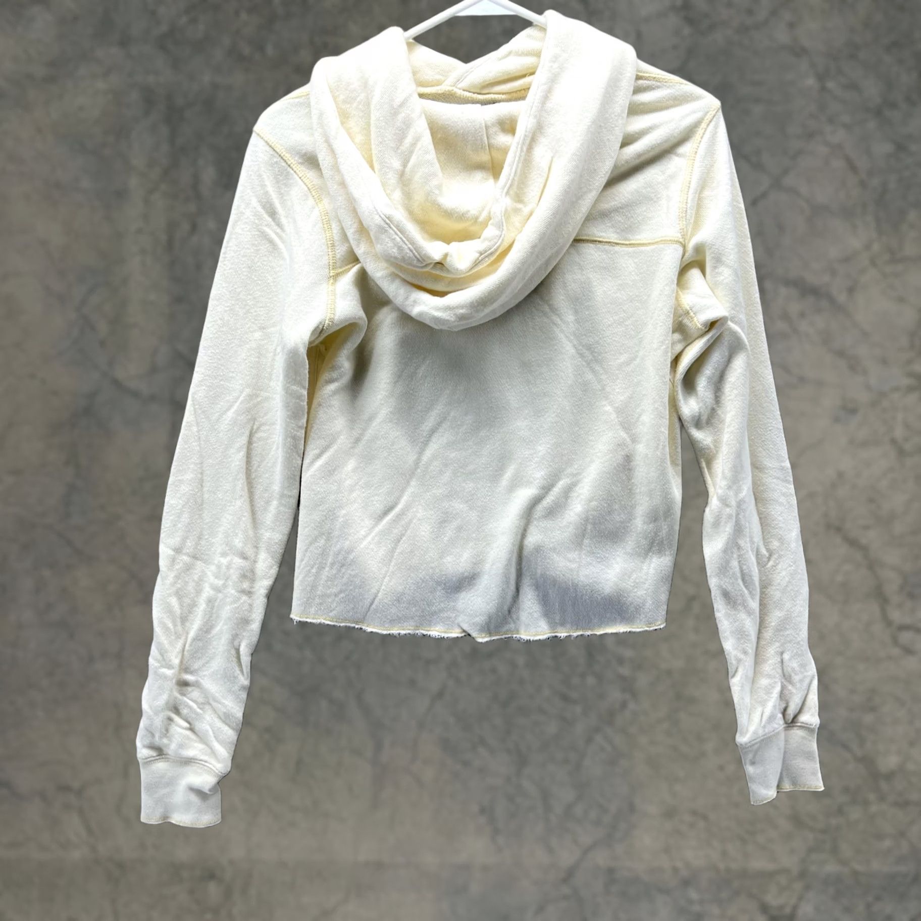 Abercrombie & Fitch VINTAGE Abercrombie & Fitch Hoodie Womens XS Cream Cropped Raw Hem Long Sleeve Size XS / US 0-2 / IT 36-38 - 1 Thumbnail