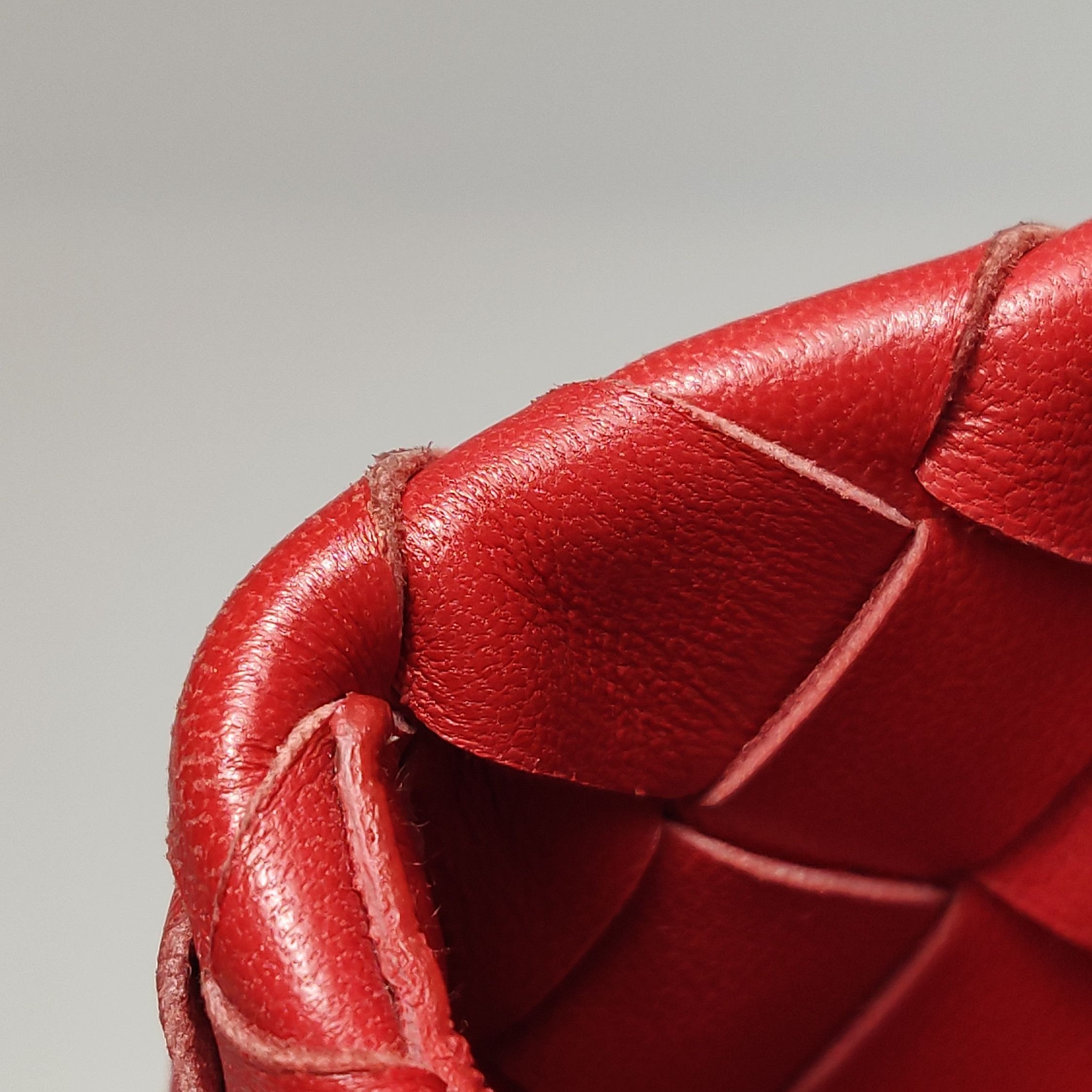 Bottega Veneta Bottega Veneta Red Intrecciato Shoulder Bag. Size ONE SIZE - 6 Thumbnail