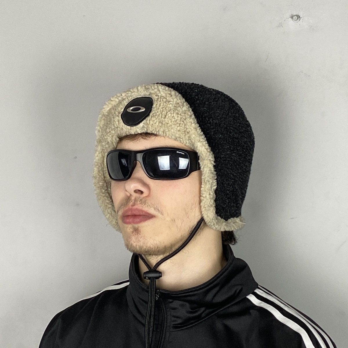 image of Oakley Vintage Ushanka Hat Russian Style in Black, Men's
