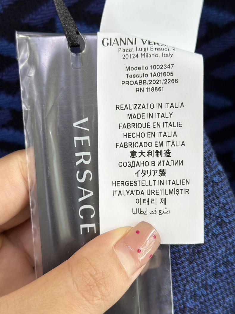 Versace Versace Greek back pattern crew neck knit Size US L / EU 52-54 / 3 - 5 Thumbnail