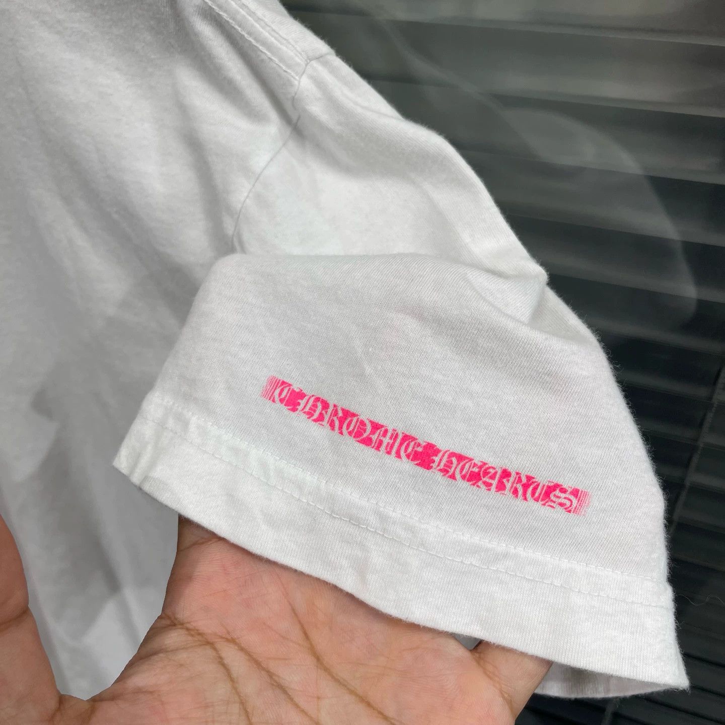 Chrome Hearts Chrome Hearts Pink Pocket Scroll Sanskrit Logo SS Tee L New Size US L / EU 52-54 / 3 - 5 Thumbnail