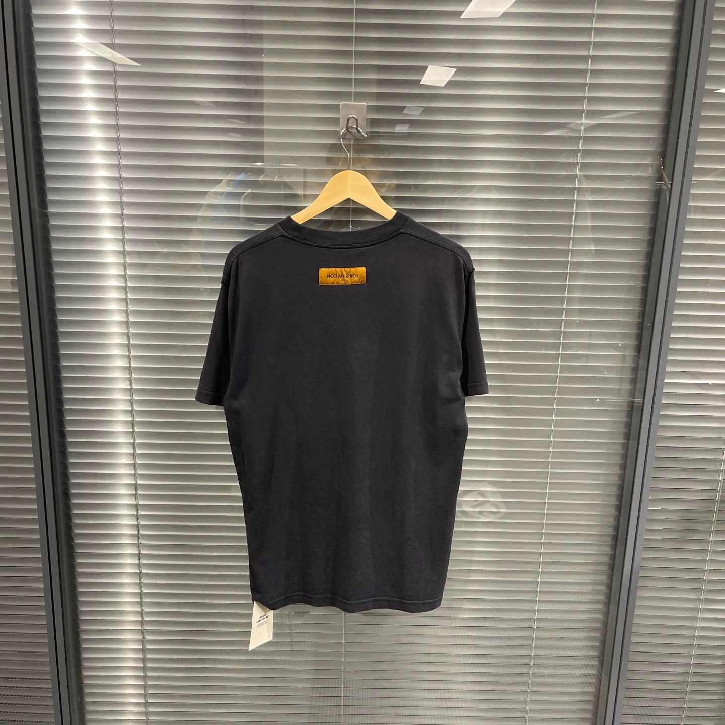 Louis Vuitton LV Embossed Short Sleeve L 99 New Size US L / EU 52-54 / 3 - 2 Thumbnail