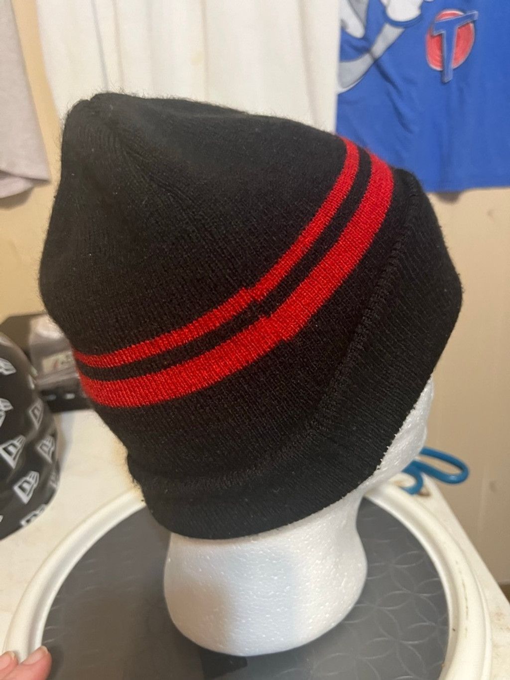 New Era Men's New Era Atlanta Falcons Beanie One Size Black Red Size ONE SIZE - 4 Thumbnail
