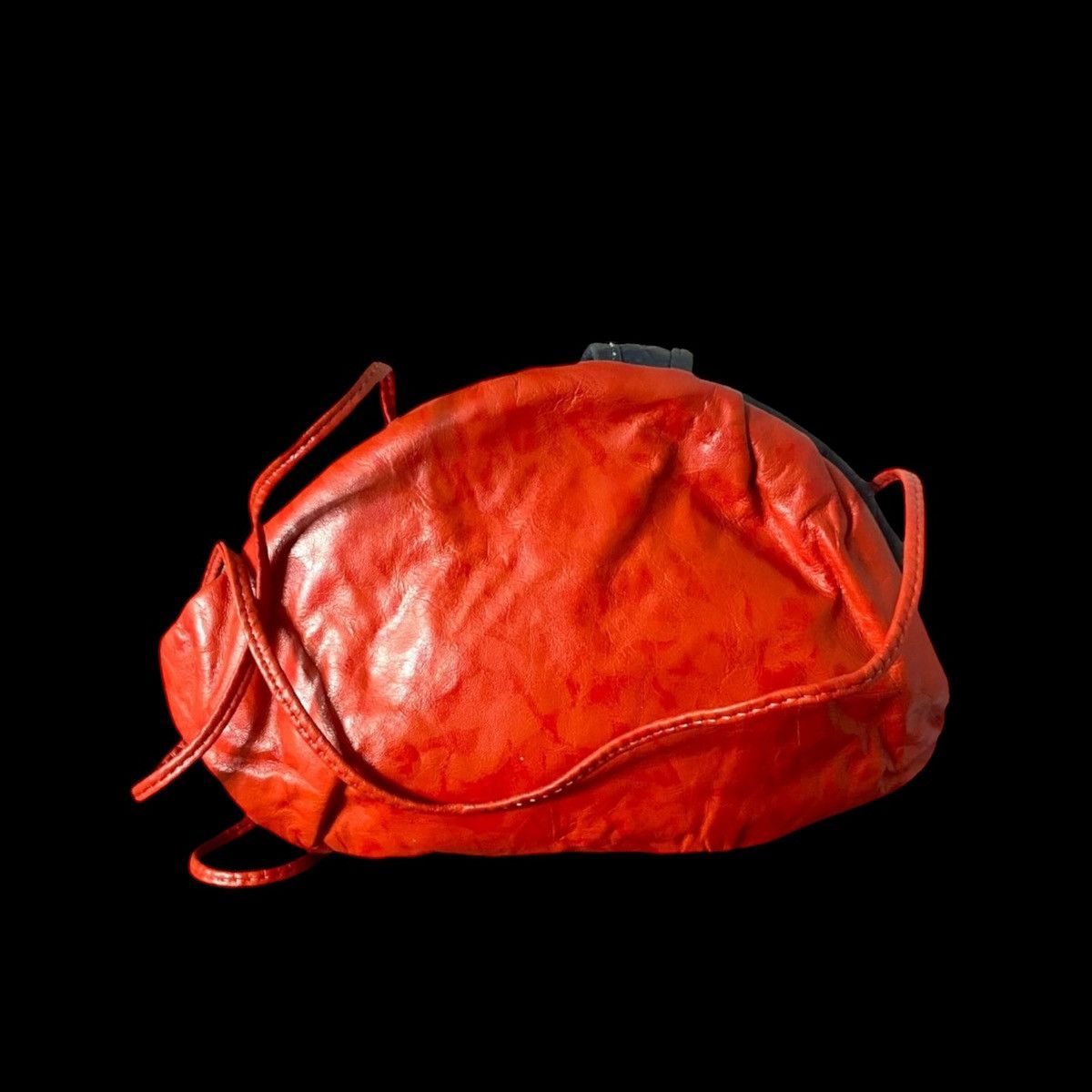 Vintage 1980’s vintage leather crossbody/ shoulder handbag. Size ONE SIZE - 6 Thumbnail