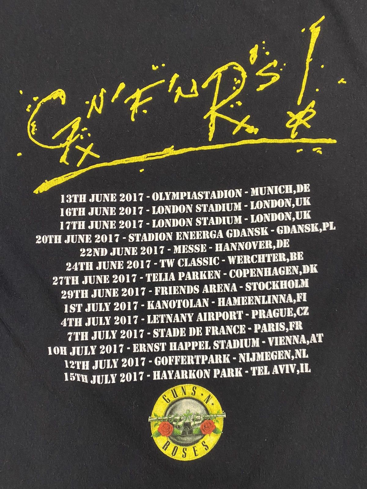 Band Tees × Guns N' Roses × Vintage Guns N Roses 2017 Tour Tee T Shirt Size US L / EU 52-54 / 3 - 8 Thumbnail