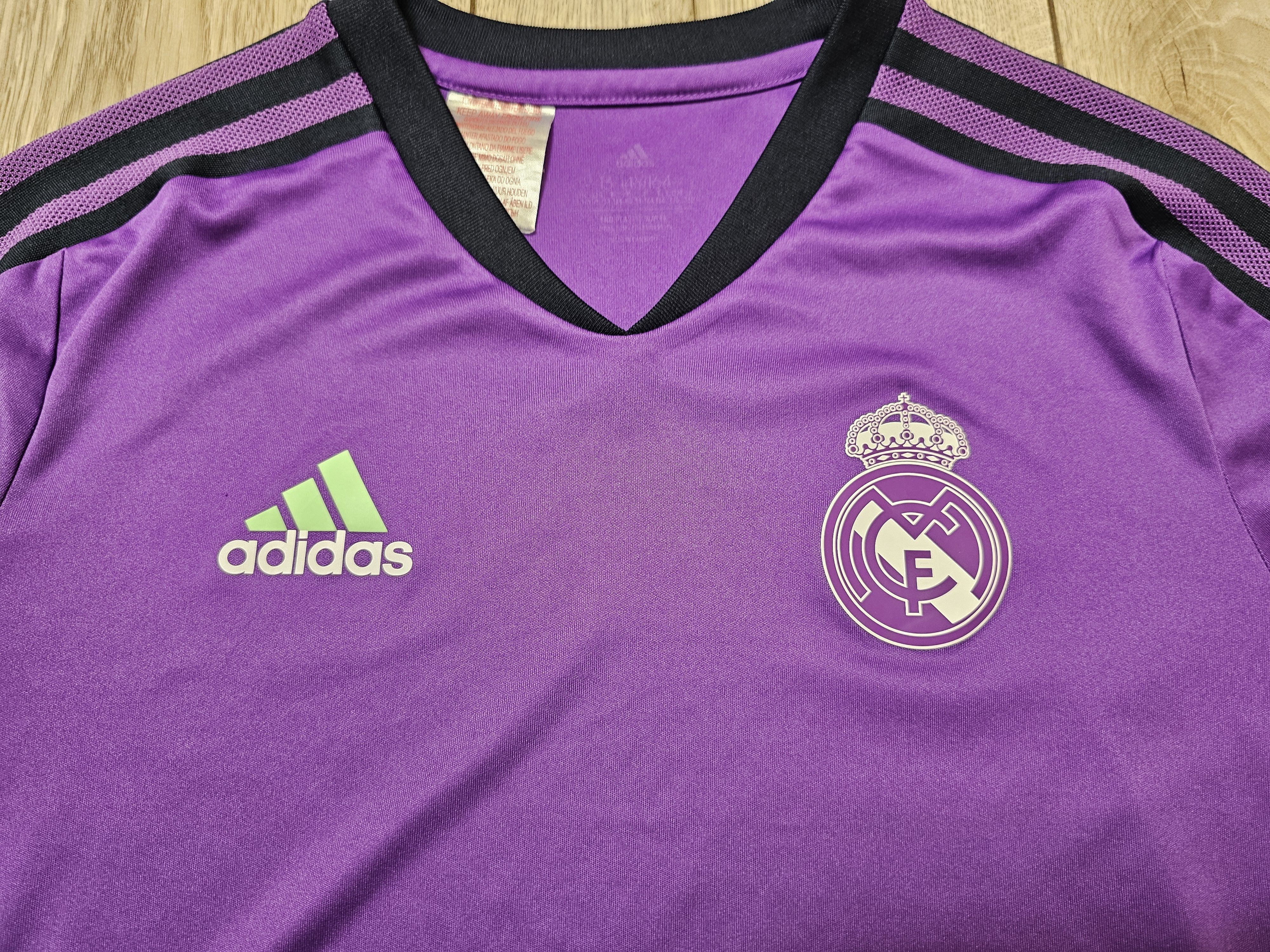 Adidas REAL MADRID 2022 FOOTBALL SOCCER JERSEY BOYS 13-14Y 164cm Size US XXS / EU 40 - 3 Thumbnail