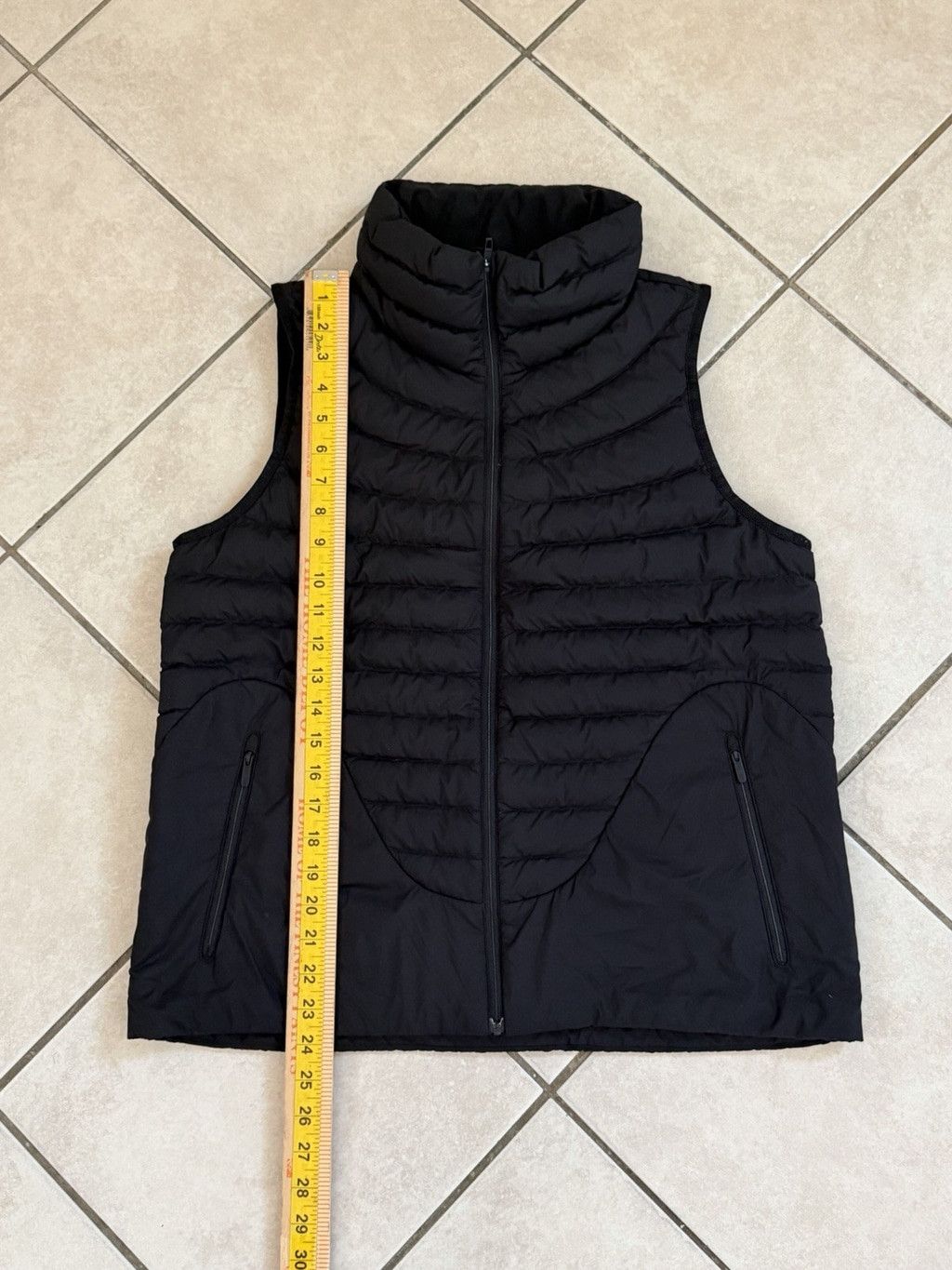 Lululemon LULULEMON LIGHTWEIGHT RELAXED FIX DOWN VEST BLACK SIZE 8 Size M / US 6-8 / IT 42-44 - 5 Thumbnail