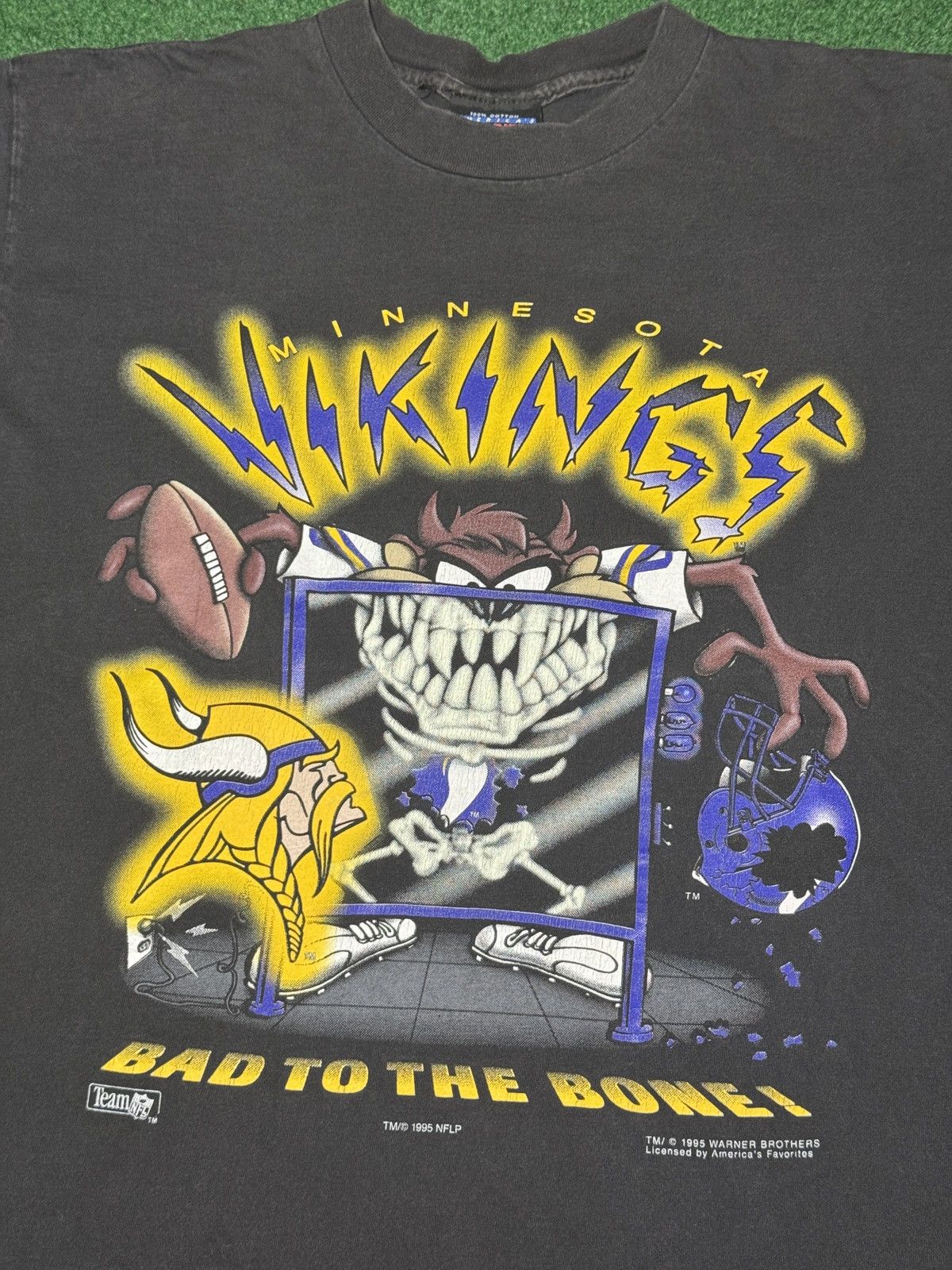Vintage Vtg 90s Minnesota Vikings Bad To The Bone RARE Taz T Shirt Size US L / EU 52-54 / 3 - 2 Thumbnail