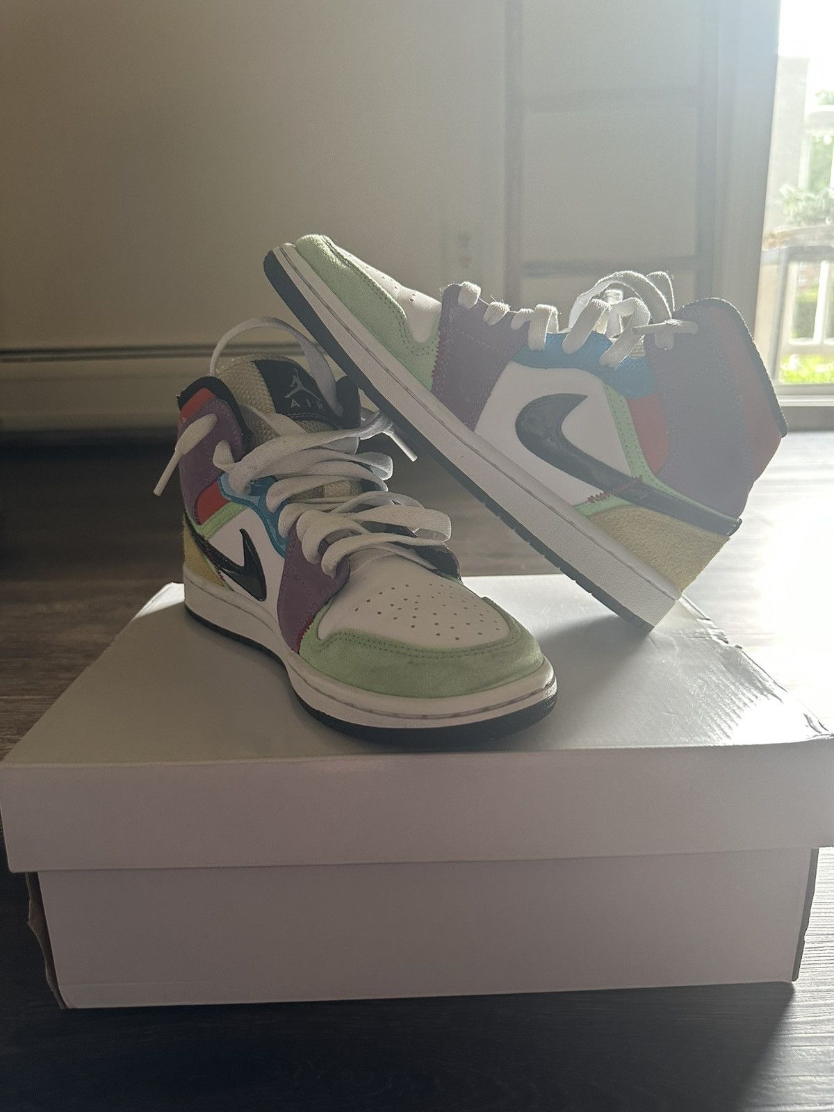 Nike Lightbulb mid Jordan 1s Size US 6.5 / IT 36.5 - 1 Thumbnail