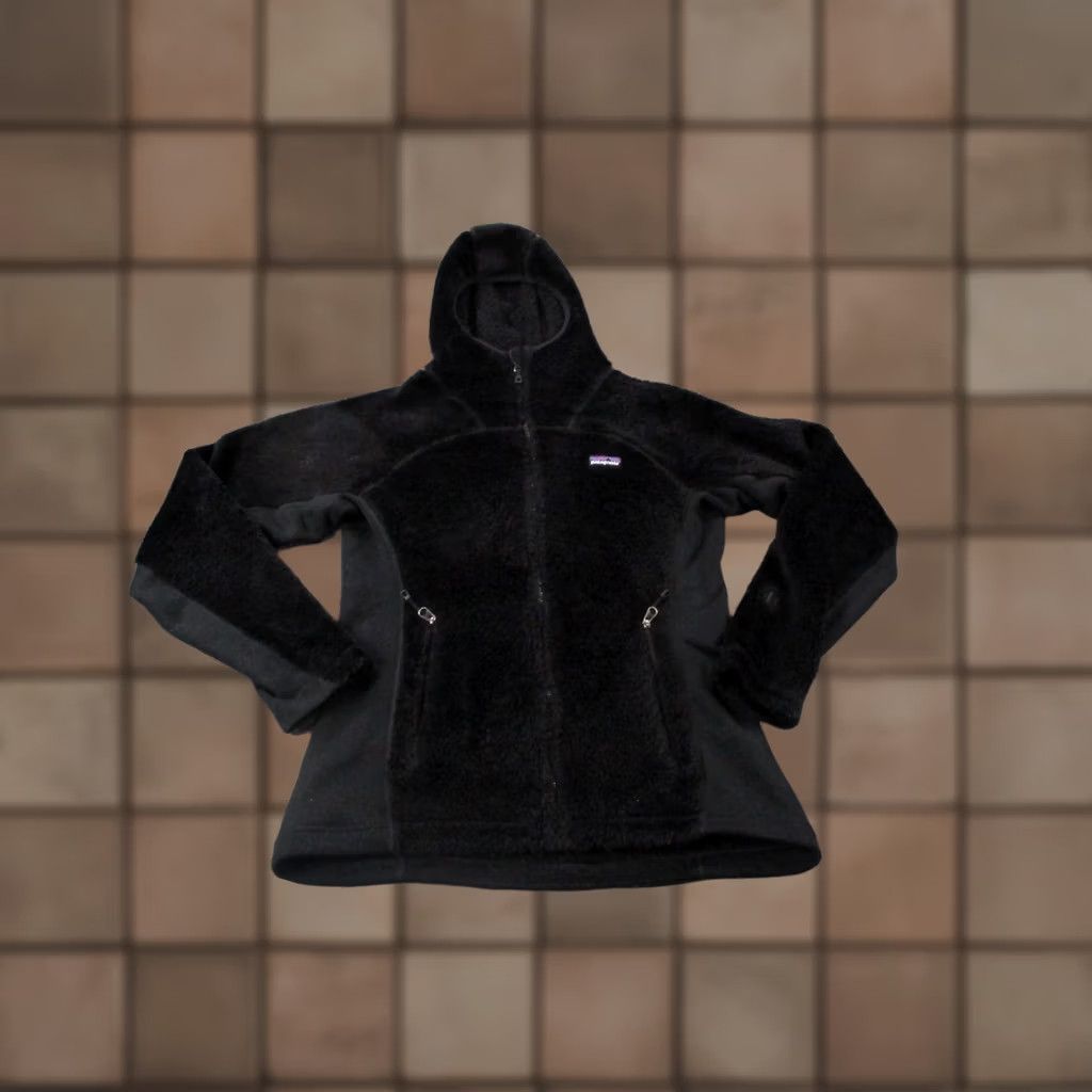 Patagonia Patagonia Jacket Womens M Black Fuzzy Fleece Regulator Hi Loft Hoody 25706 Size M / US 6-8 / IT 42-44 - 1 Thumbnail