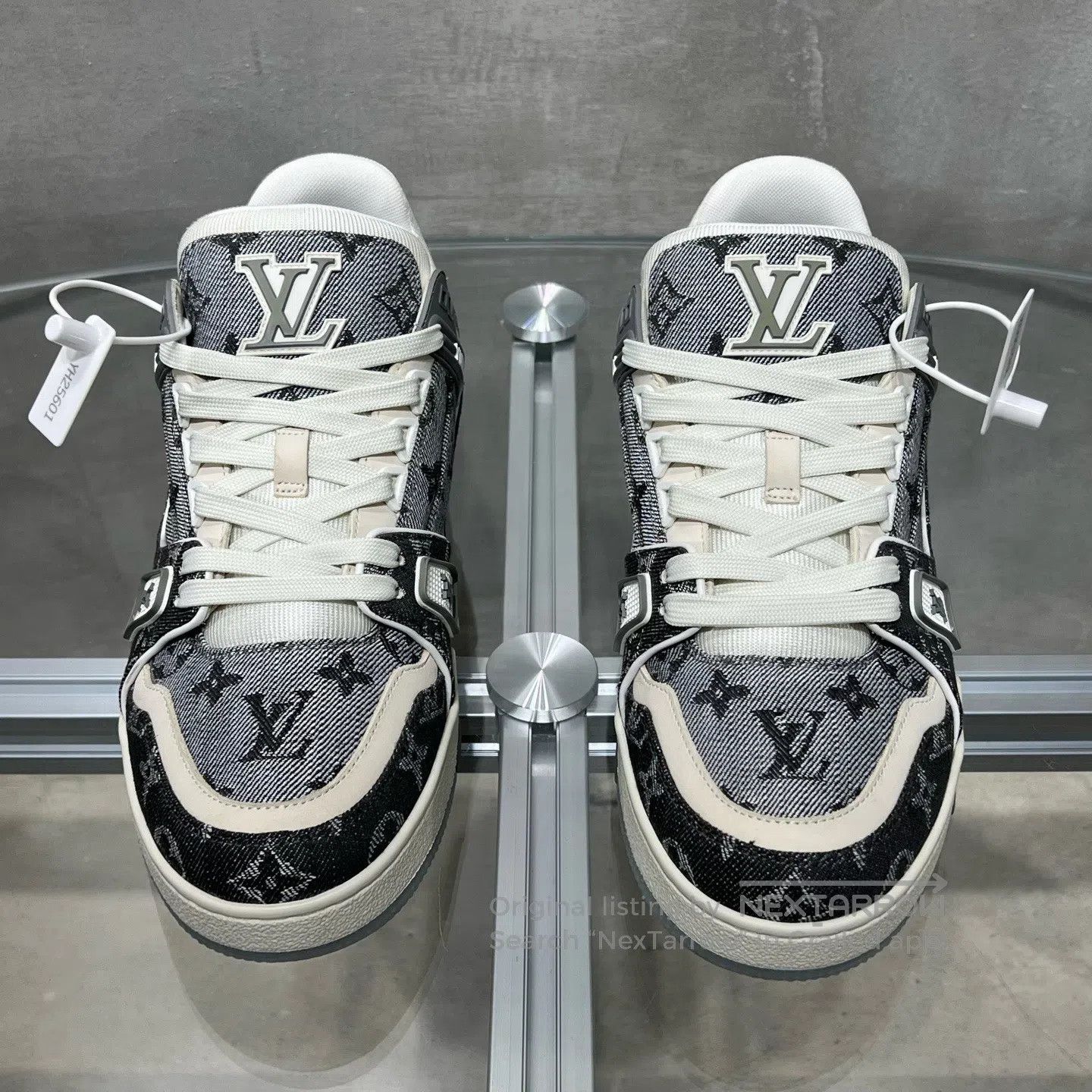 Louis Vuitton Louis Vuitton Trainer Gray-and-White Jeans shoes Size US 8 / EU 41 - 2 Thumbnail