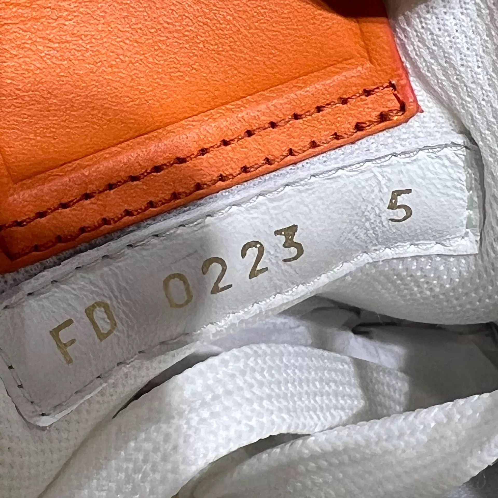 Louis Vuitton LV Trainer White Orange AOP UK5/39 Size US 6 / EU 39 - 7 Thumbnail