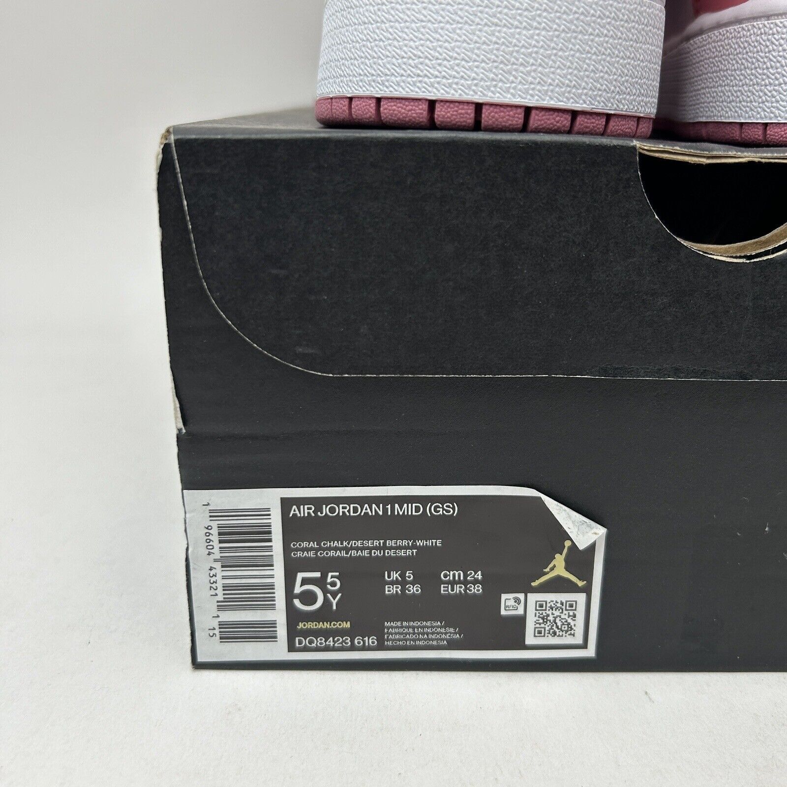 Nike Nike Air Jordan 1 Retro Mid GS “Valentines Day/Coral Pink” Size US 7 / IT 37 - 5 Thumbnail